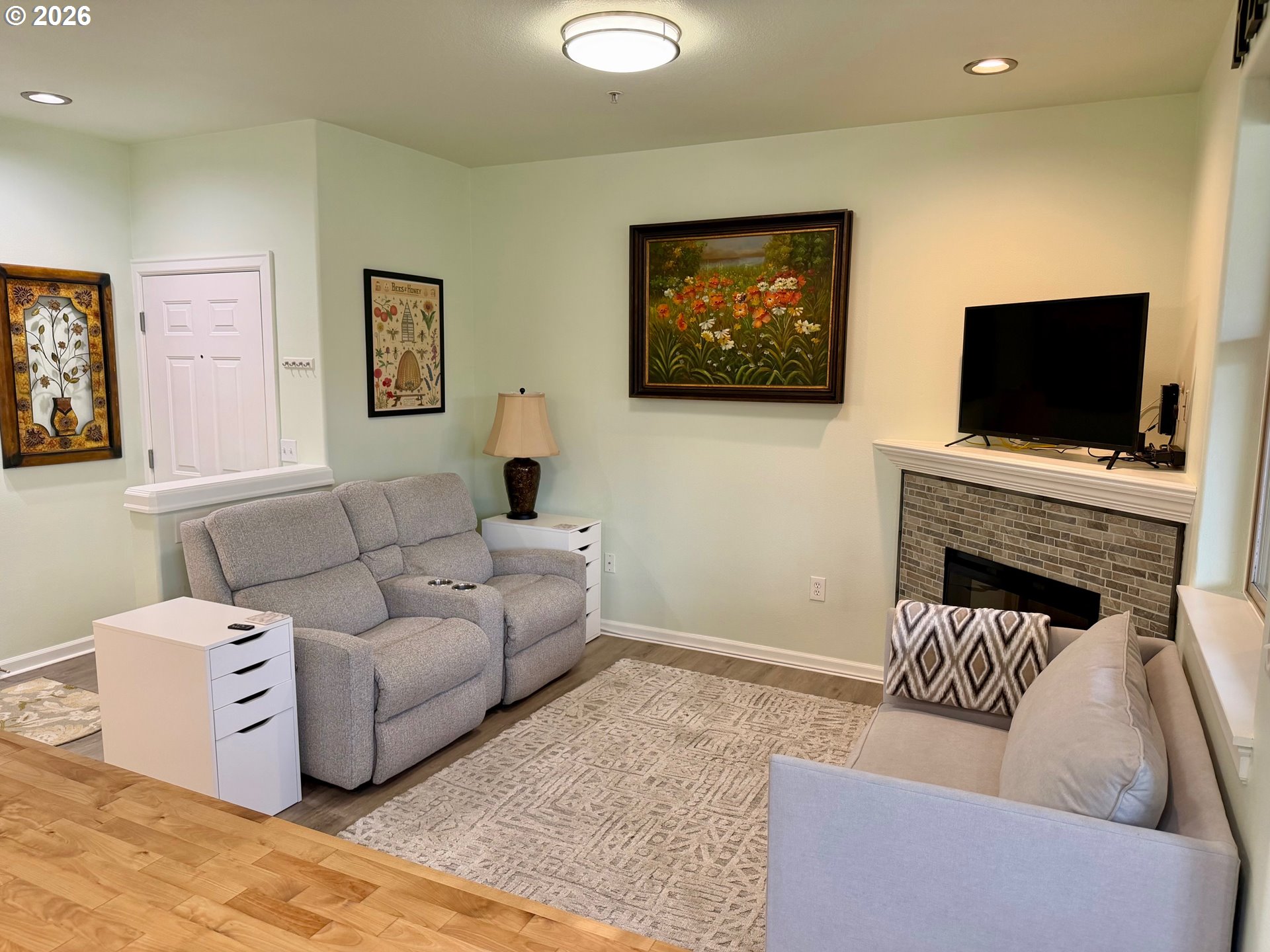 Photo #8: 155043607 Listing: Photo #8