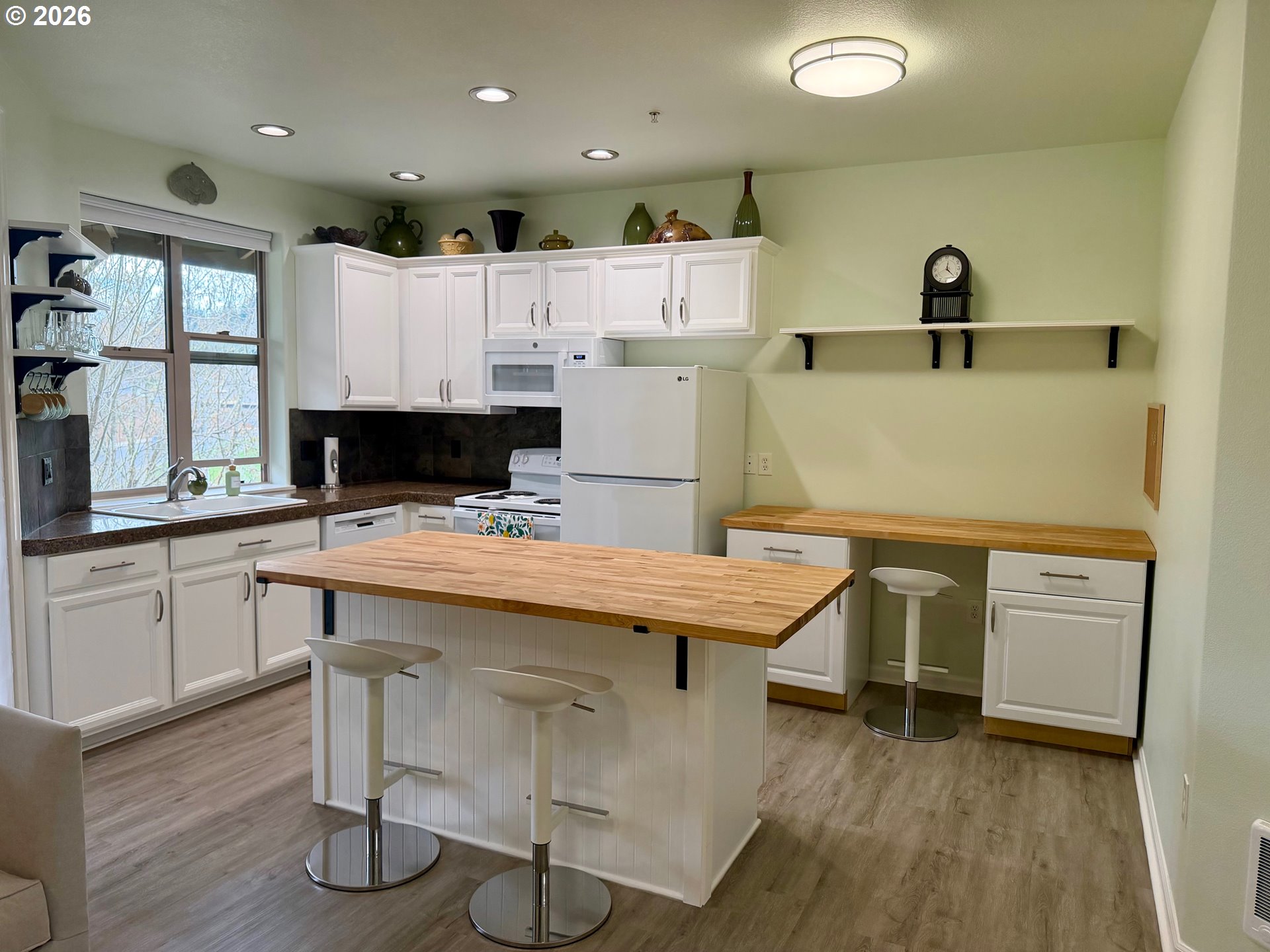 Photo #11: 155043607 Listing: Photo #11