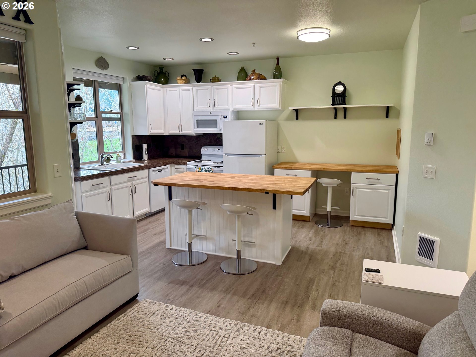 Photo #10: 155043607 Listing: Photo #10