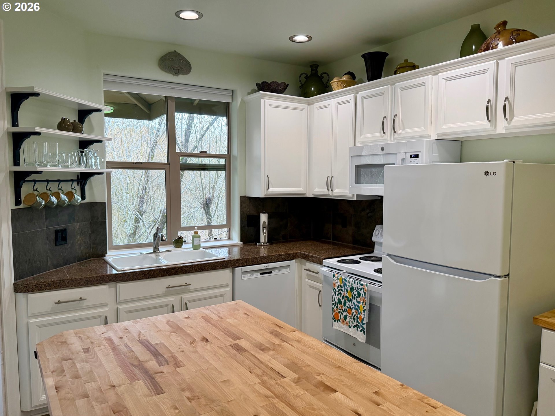 Photo #5: 155043607 Listing: Photo #5