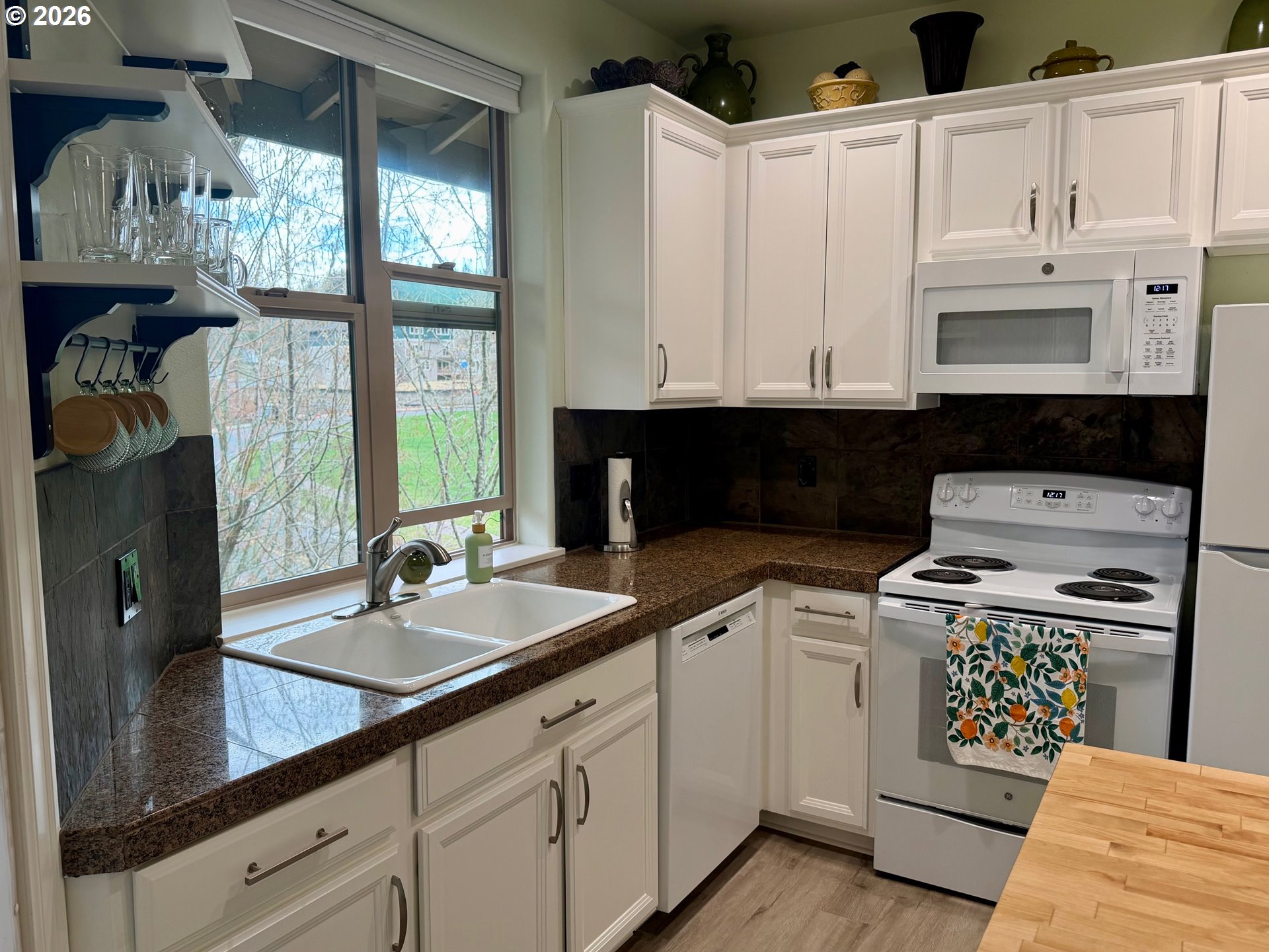 Photo #4: 155043607 Listing: Photo #4