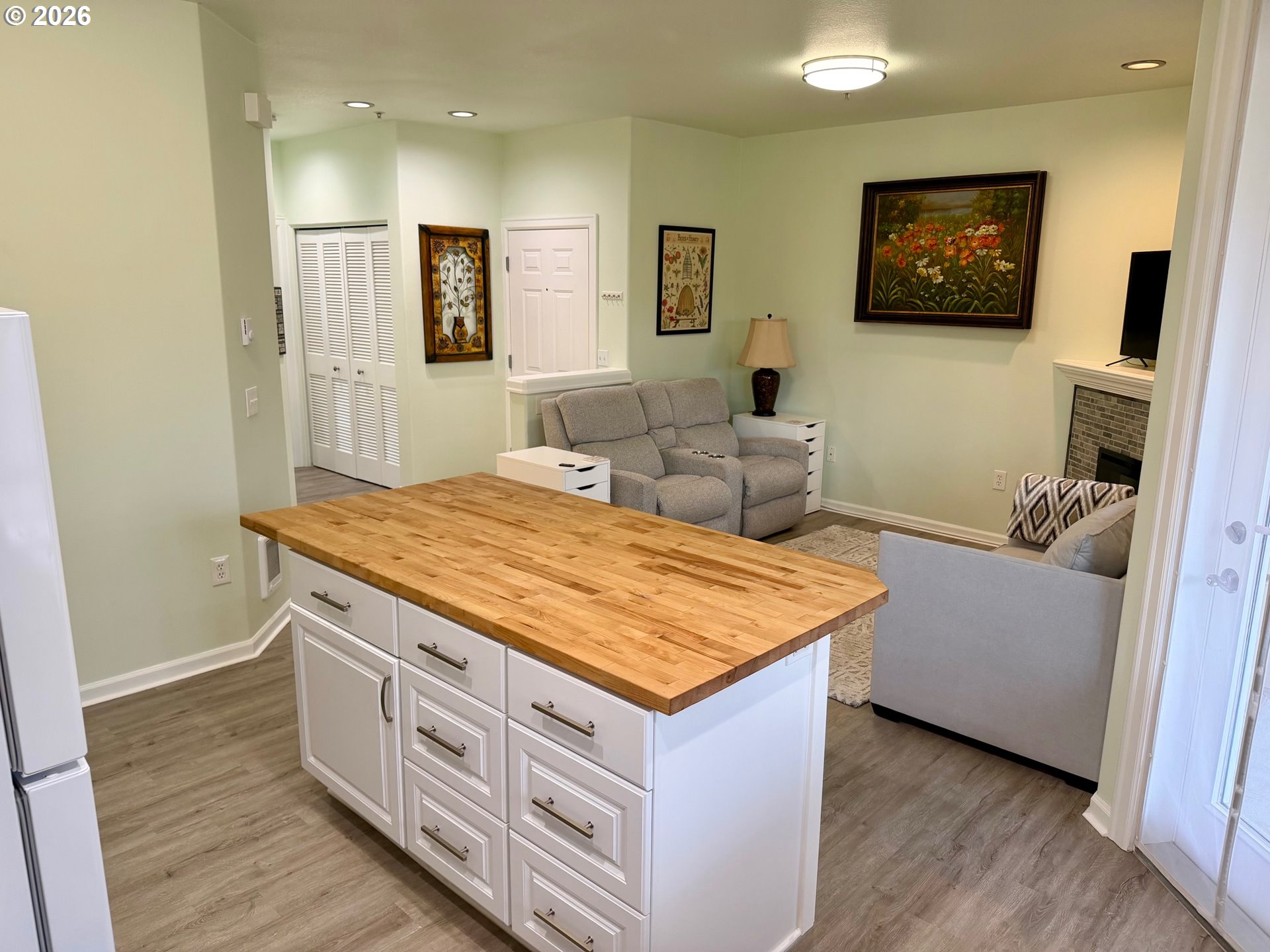 Photo #6: 155043607 Listing: Photo #6