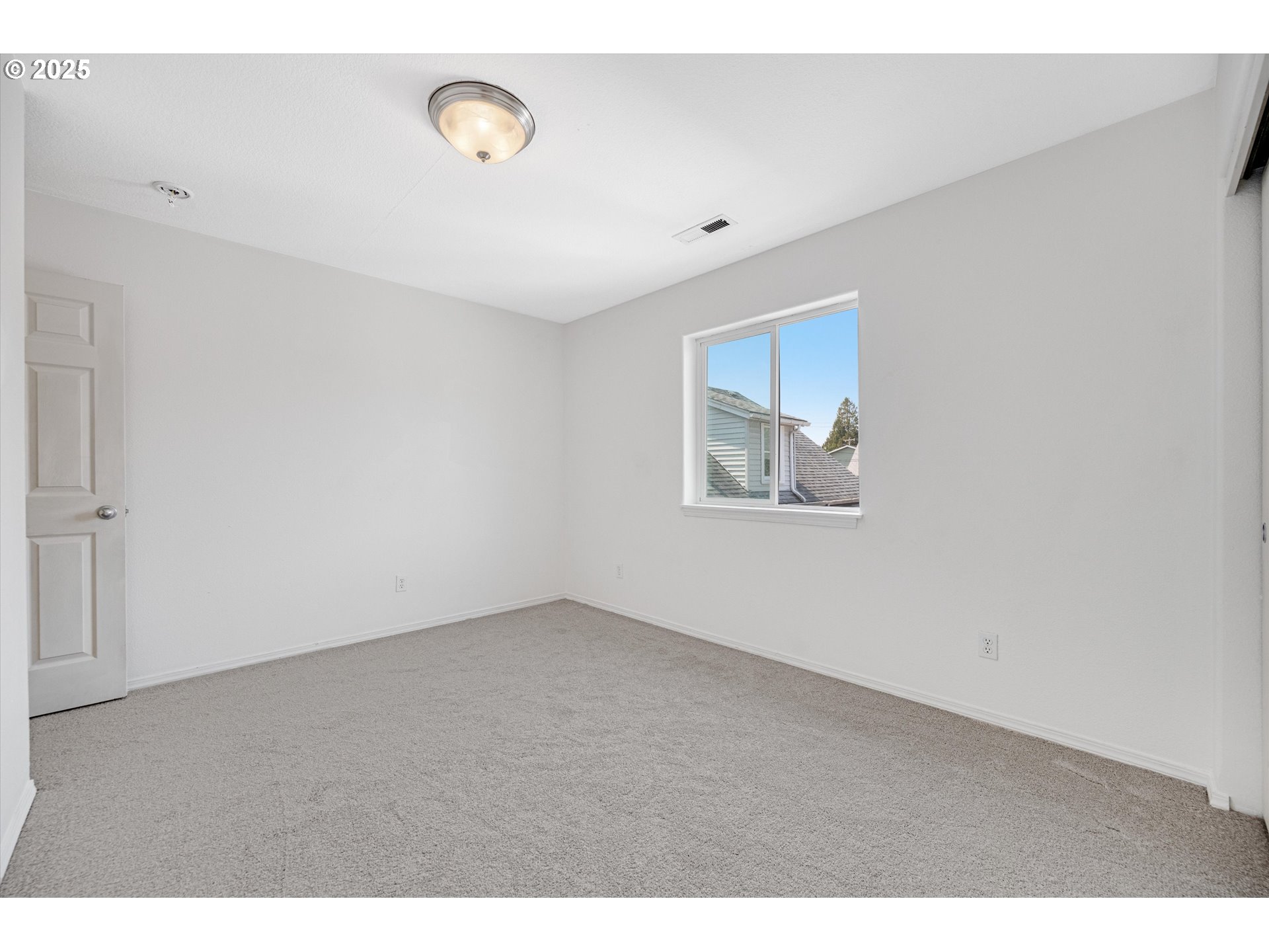 Photo #9: 155619617 Listing: Photo #9