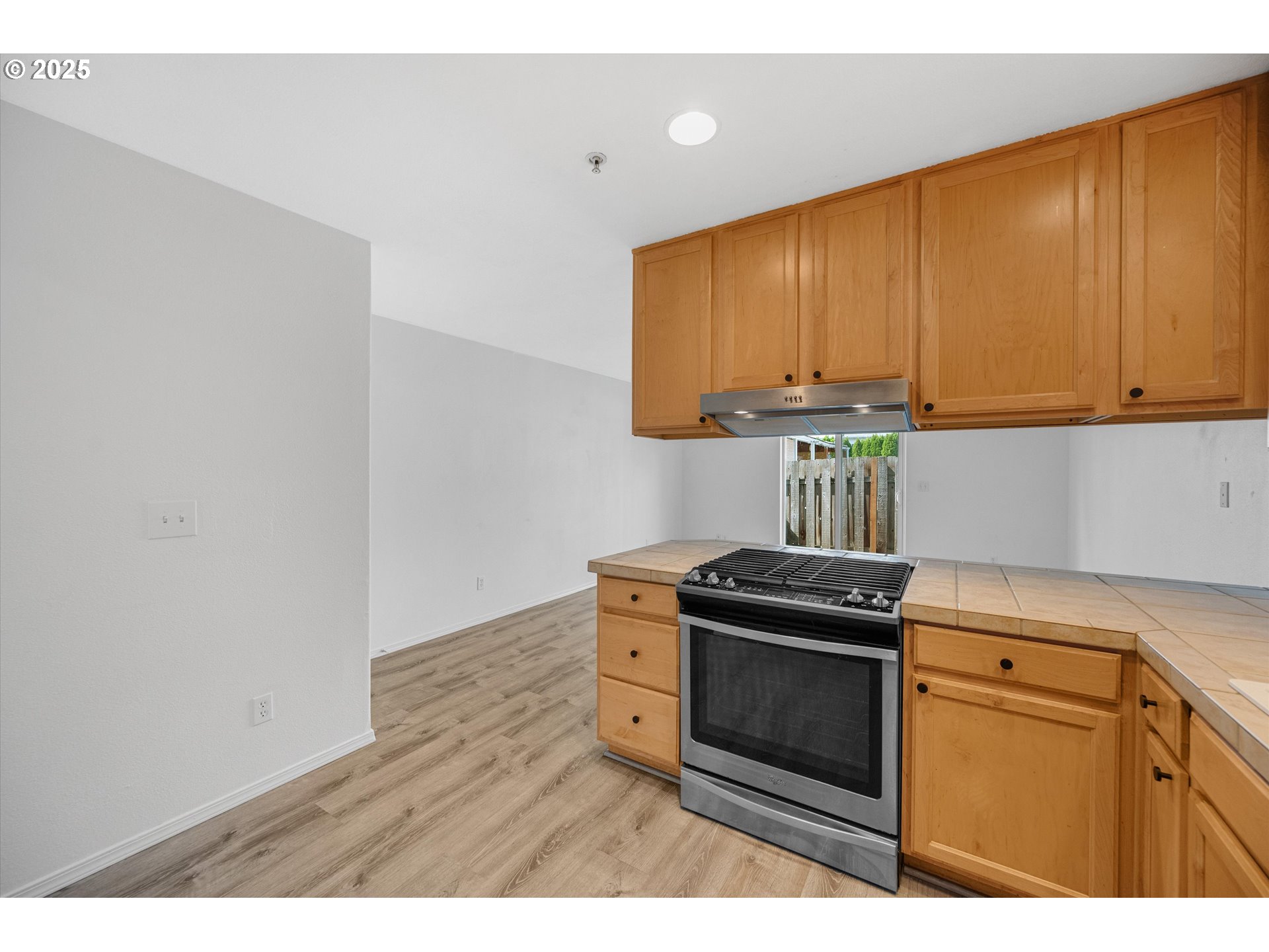 Photo #4: 155619617 Listing: Photo #4