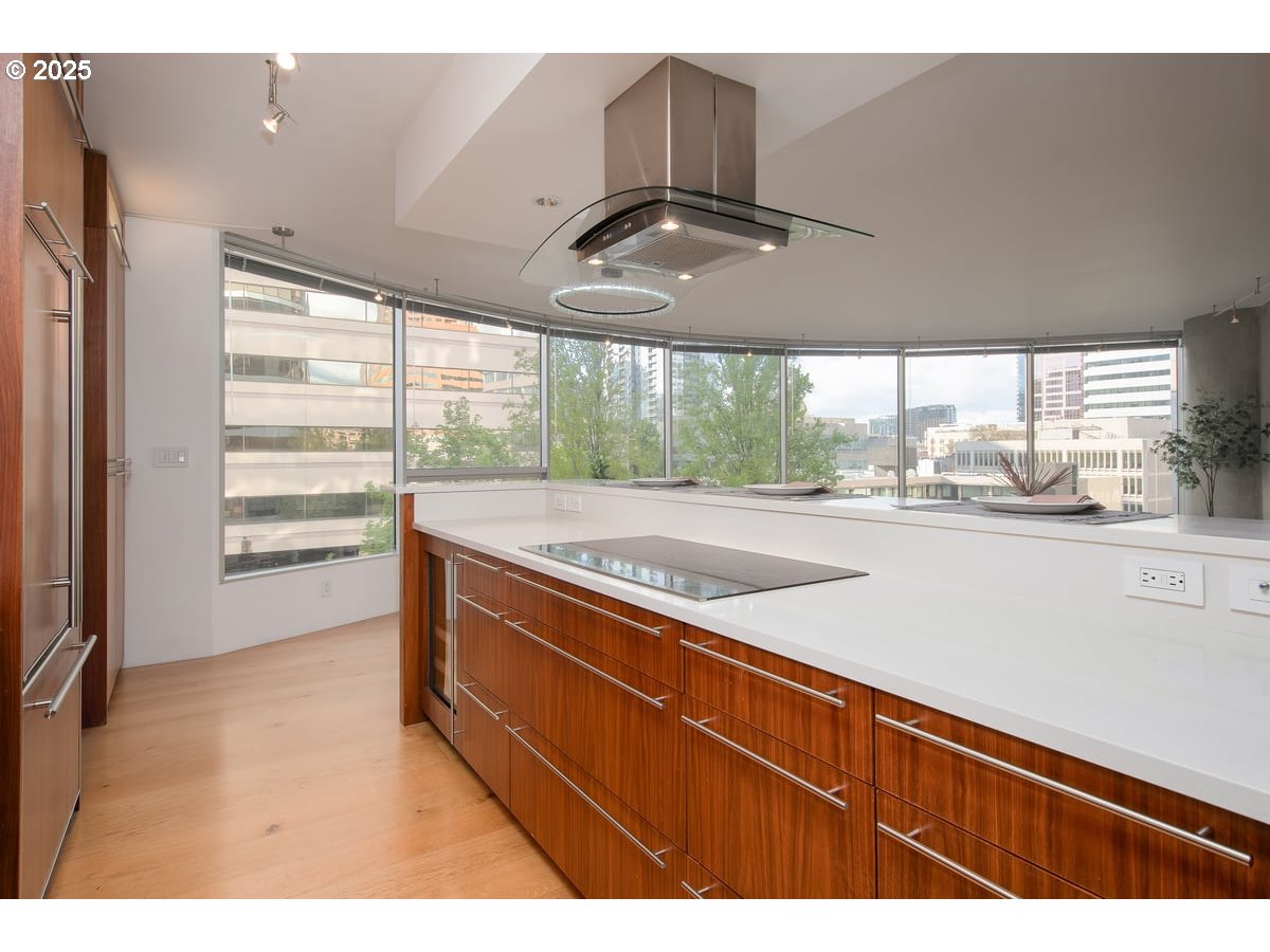 Photo #2: 155637124 Listing 