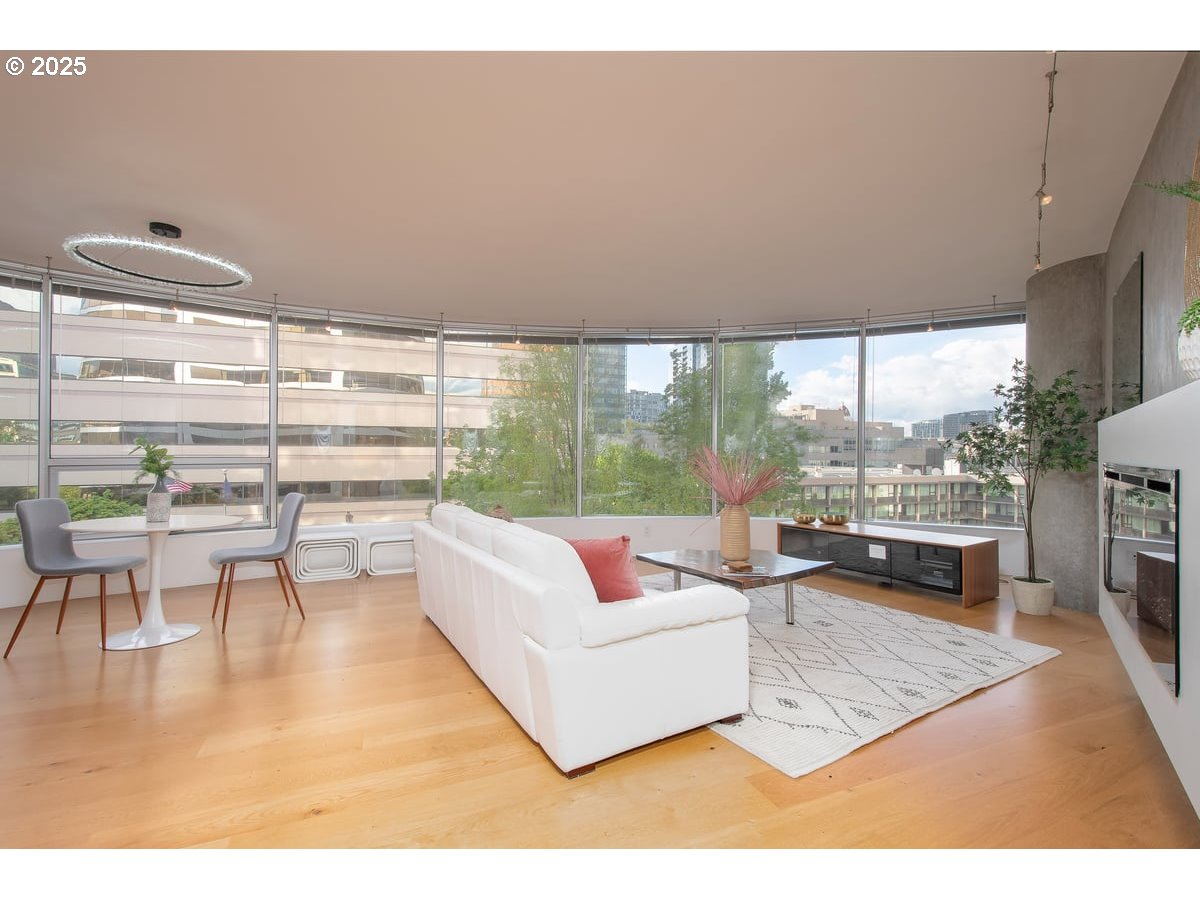 Photo #8: 155637124 Listing: Photo #8