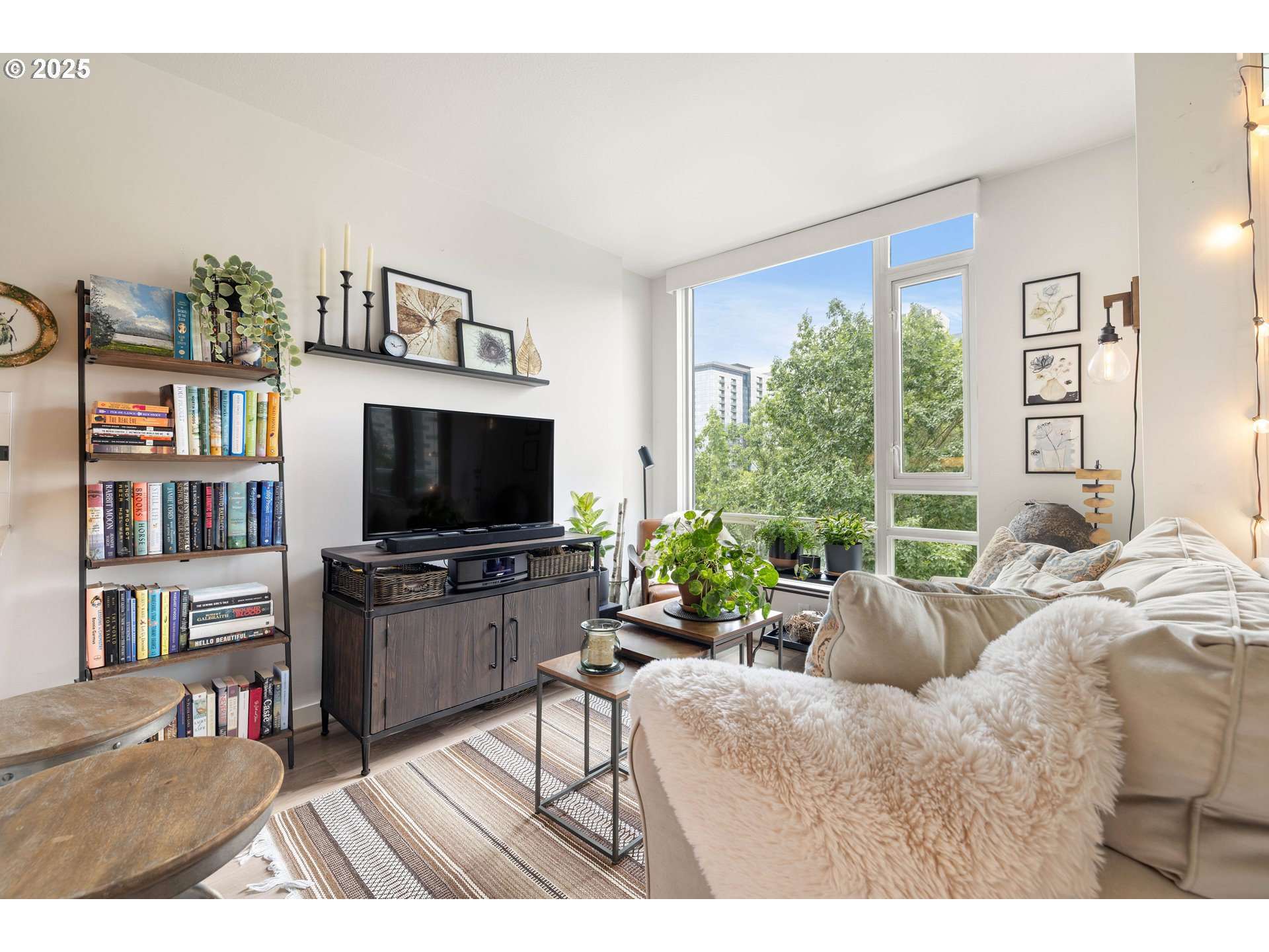 Photo #6: 156454804 Listing 
