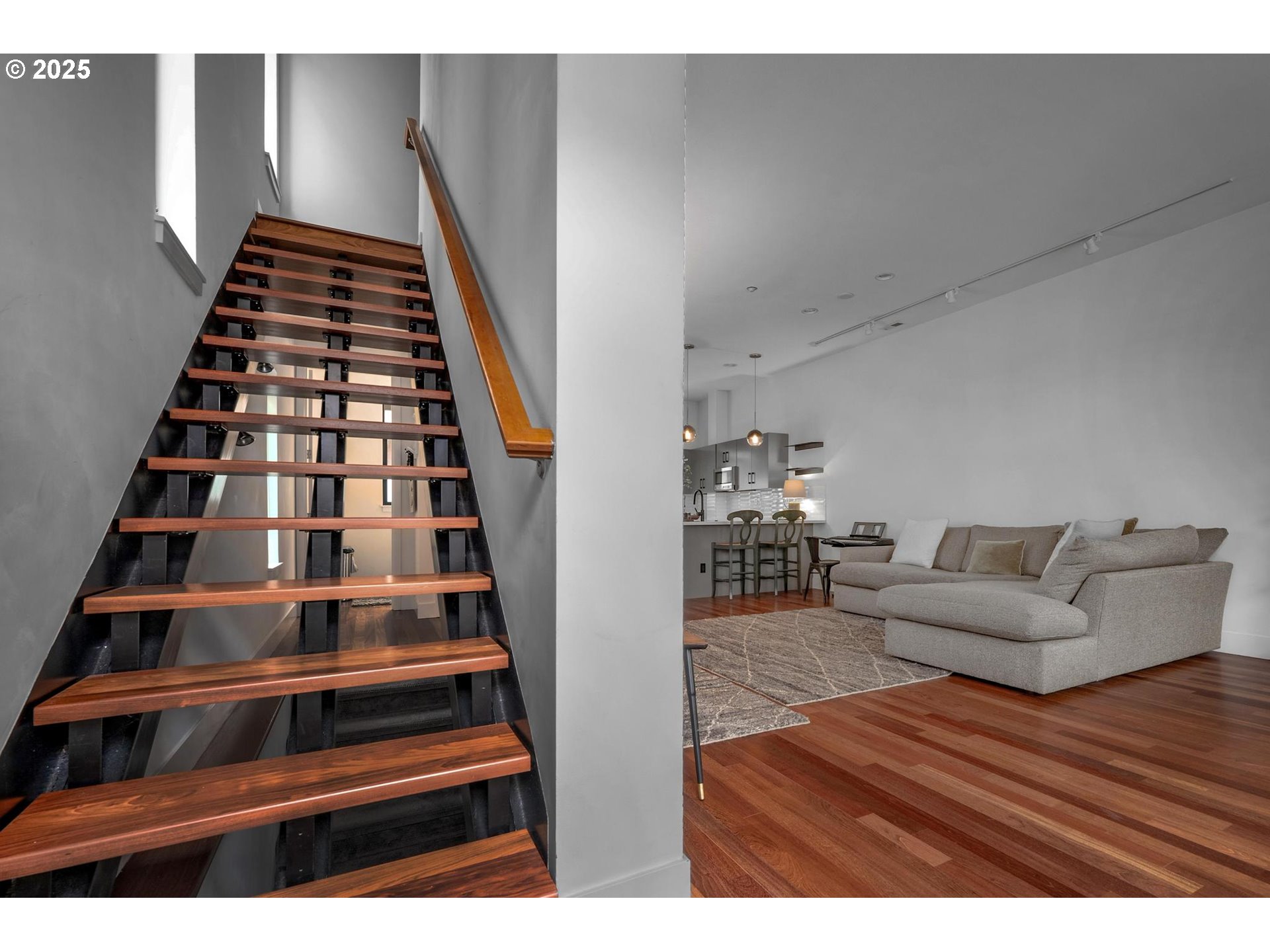 Photo #11: 156594788 Listing: Photo #11