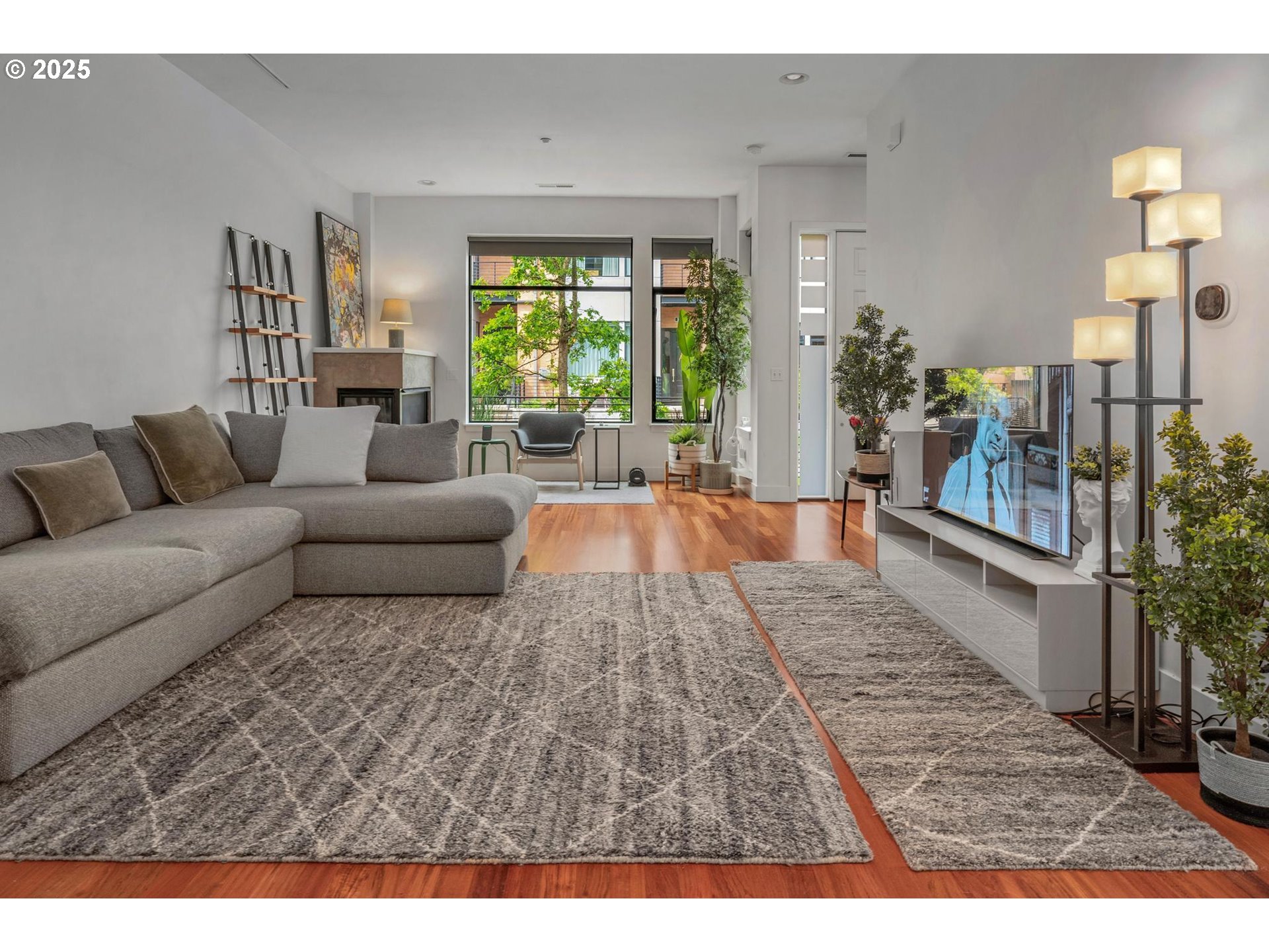 Photo #5: 156594788 Listing: Photo #5