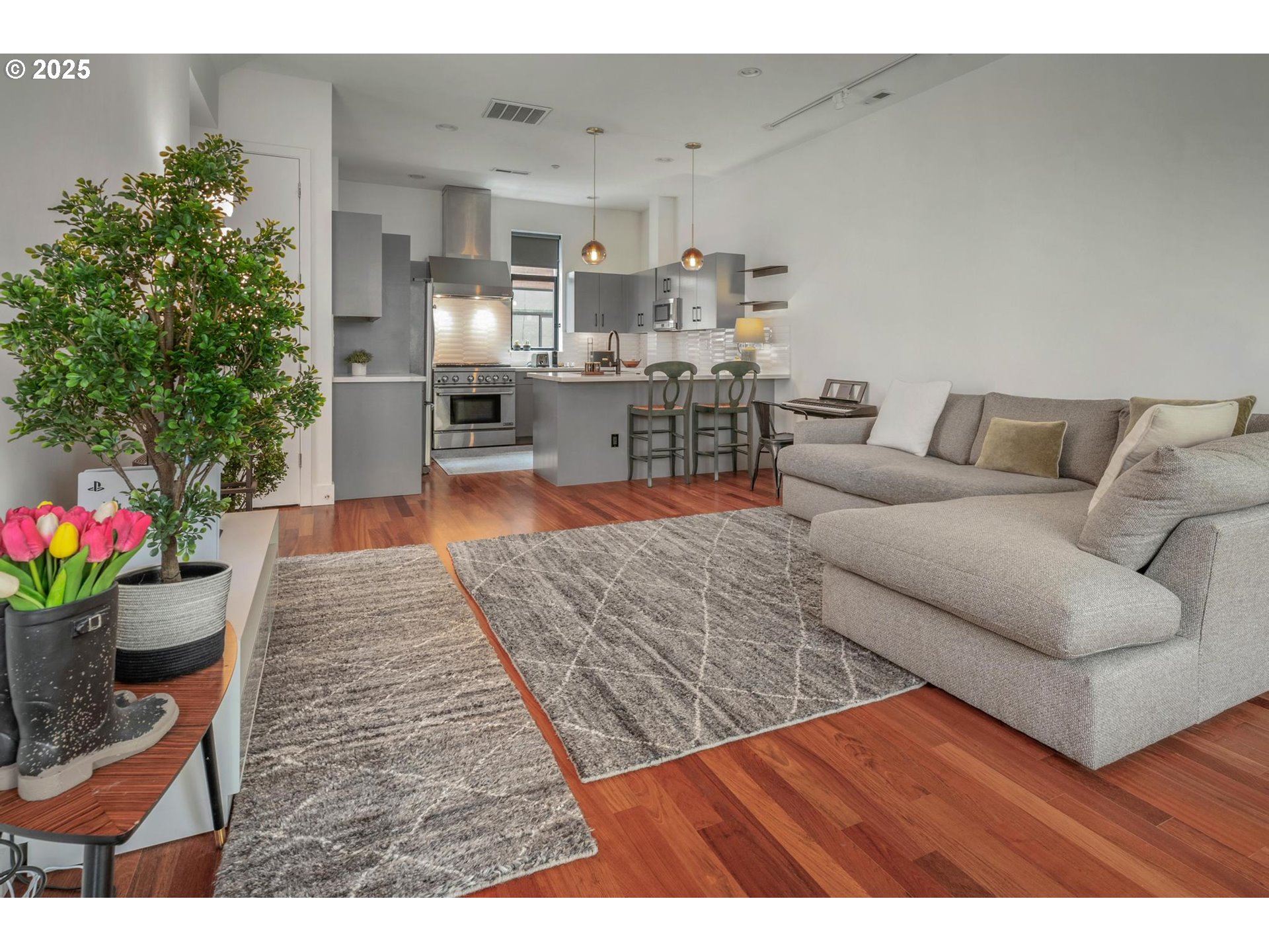 Photo #6: 156594788 Listing: Photo #6