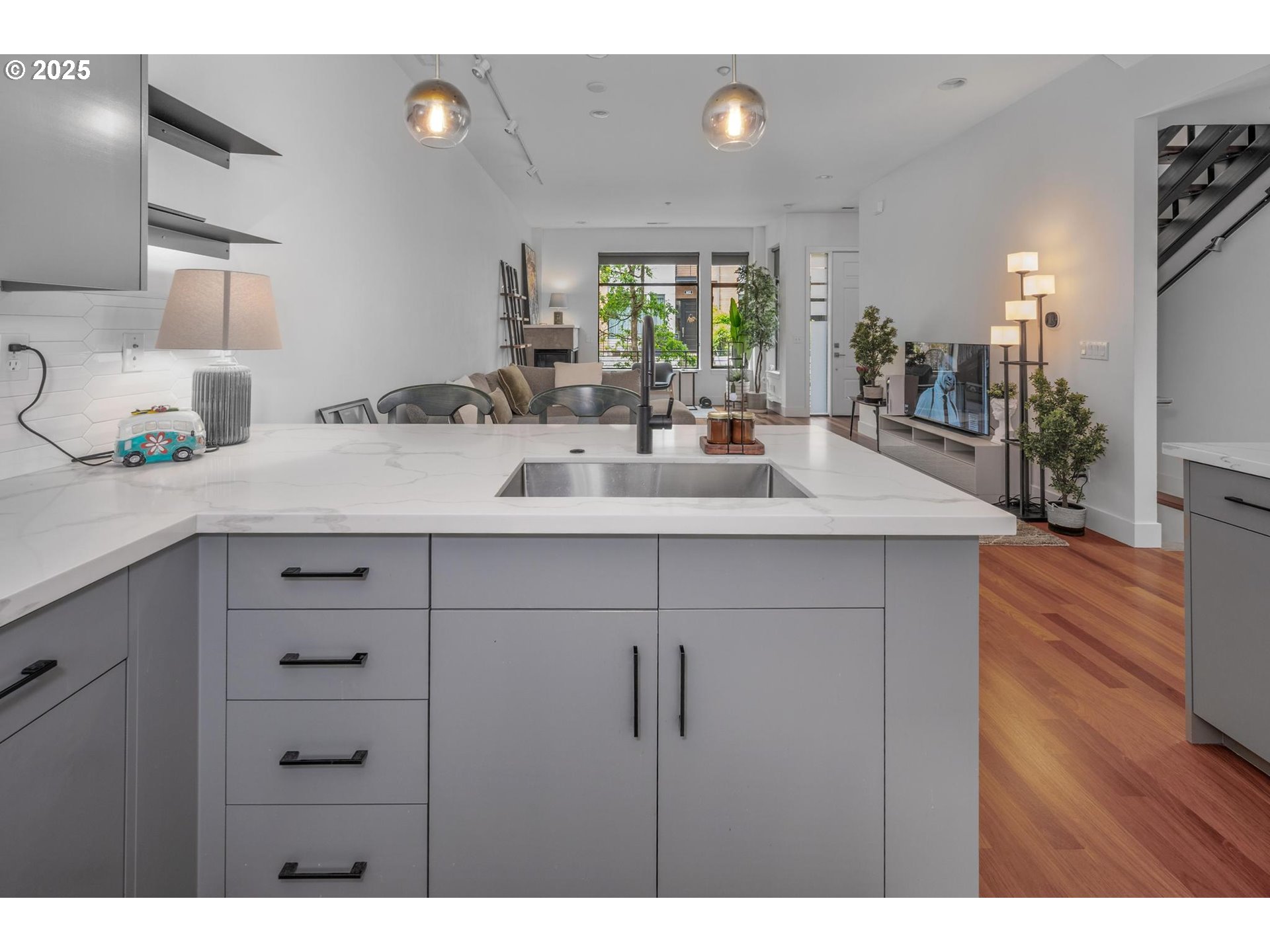 Photo #8: 156594788 Listing: Photo #8