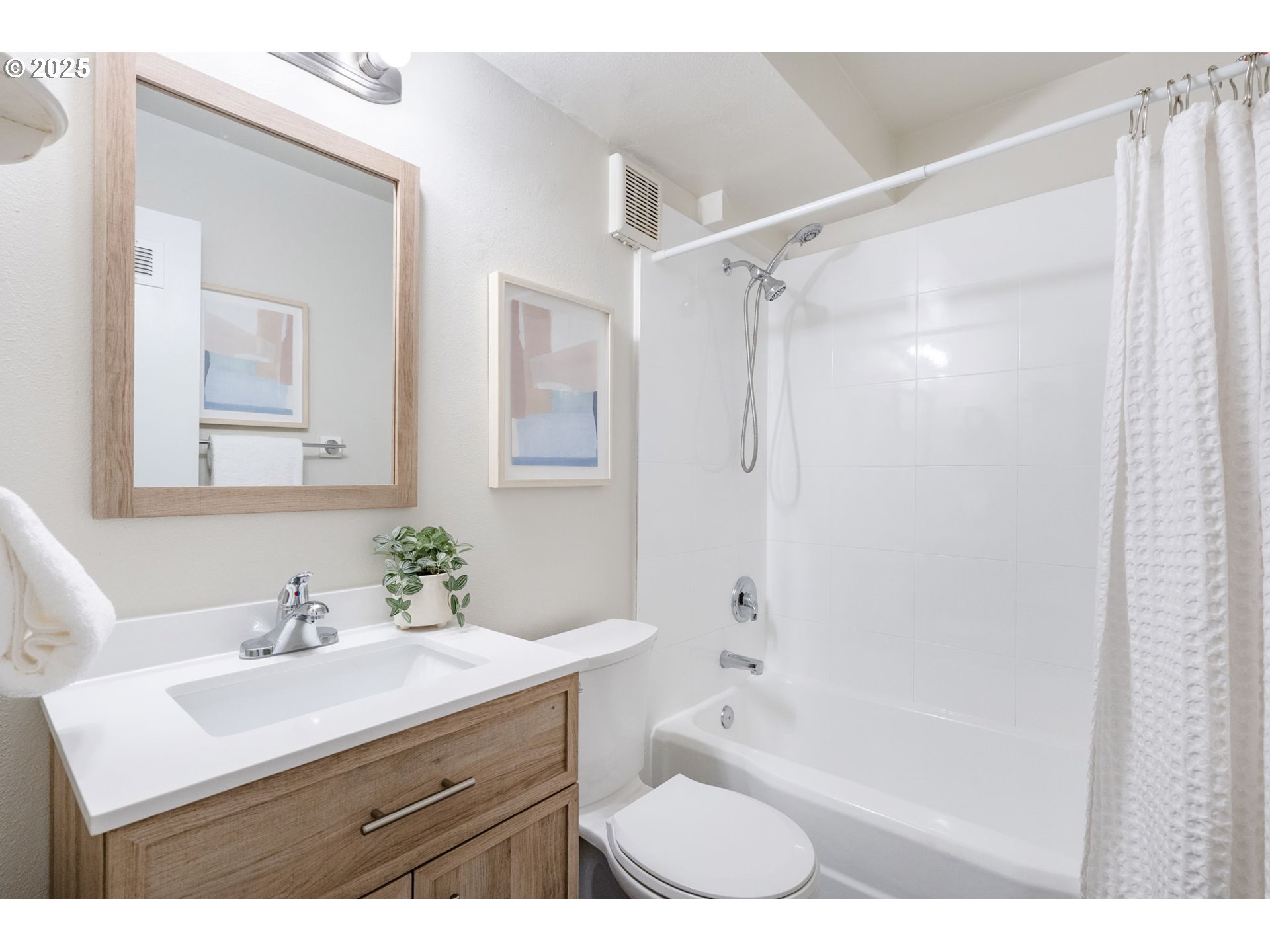 Photo #24: 156742961 Listing: Photo #24