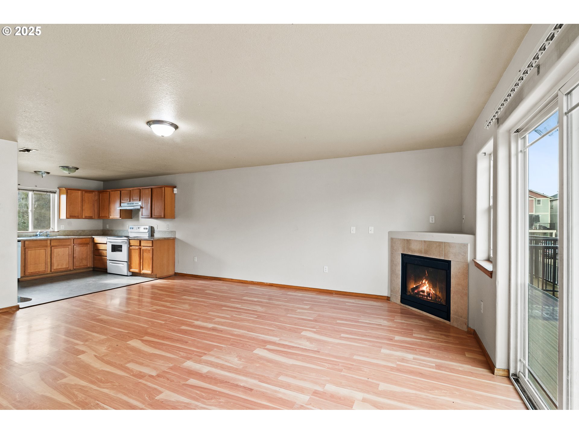 Photo #3: 157440354 Listing: Photo #3