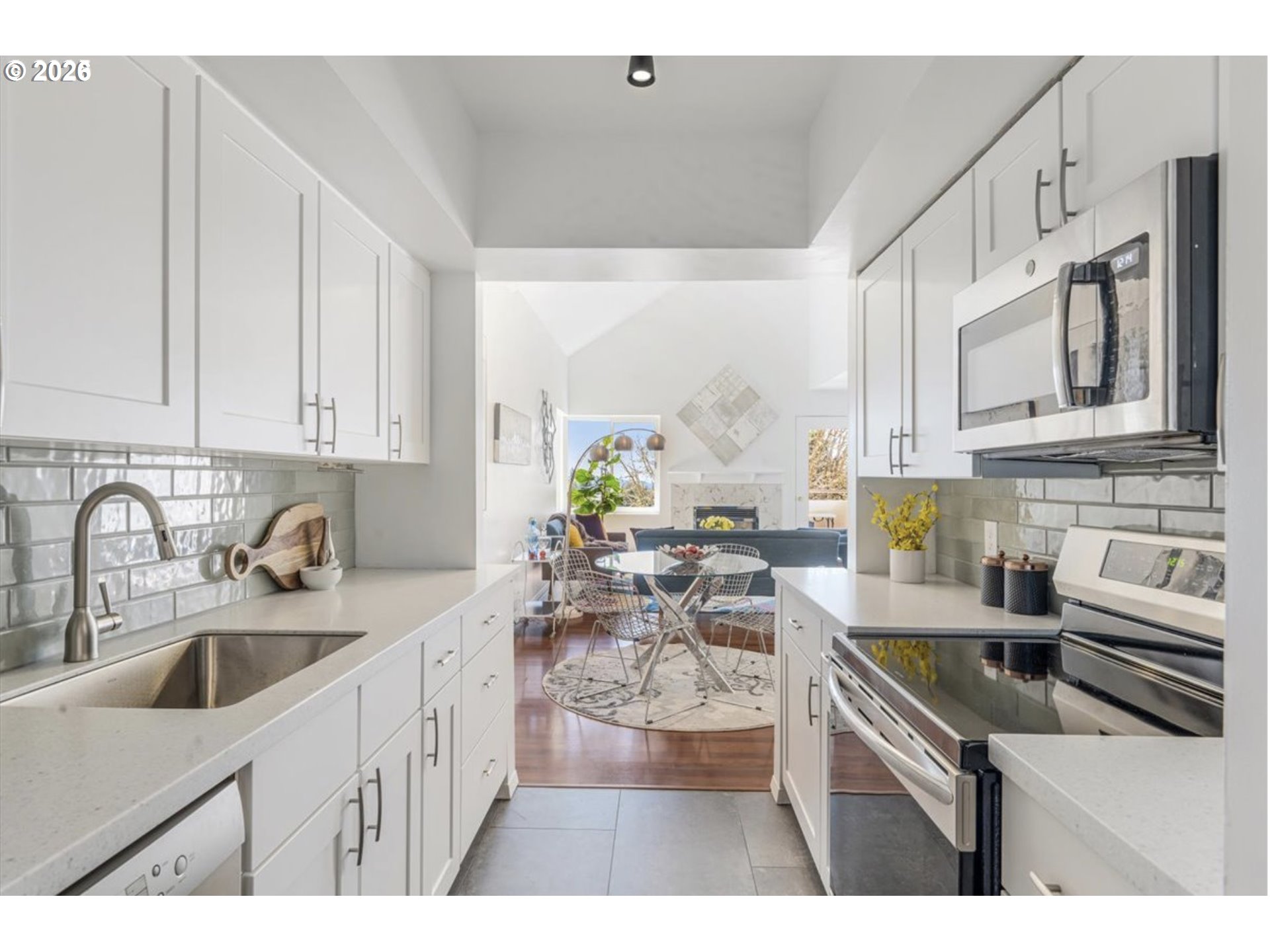 Photo #5: 157971869 Listing: Photo #5