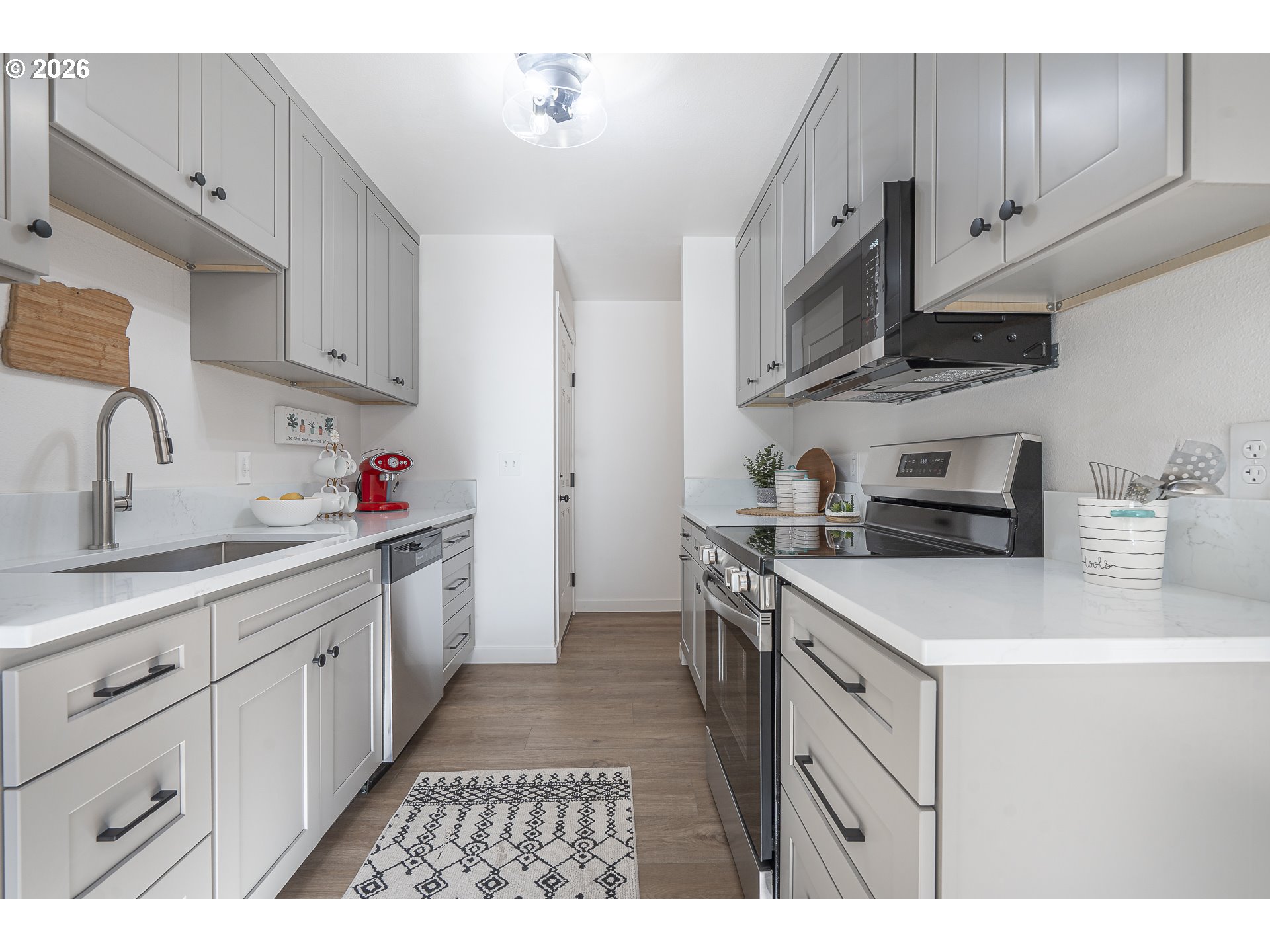 Photo #5: 158119291 Listing: Photo #5