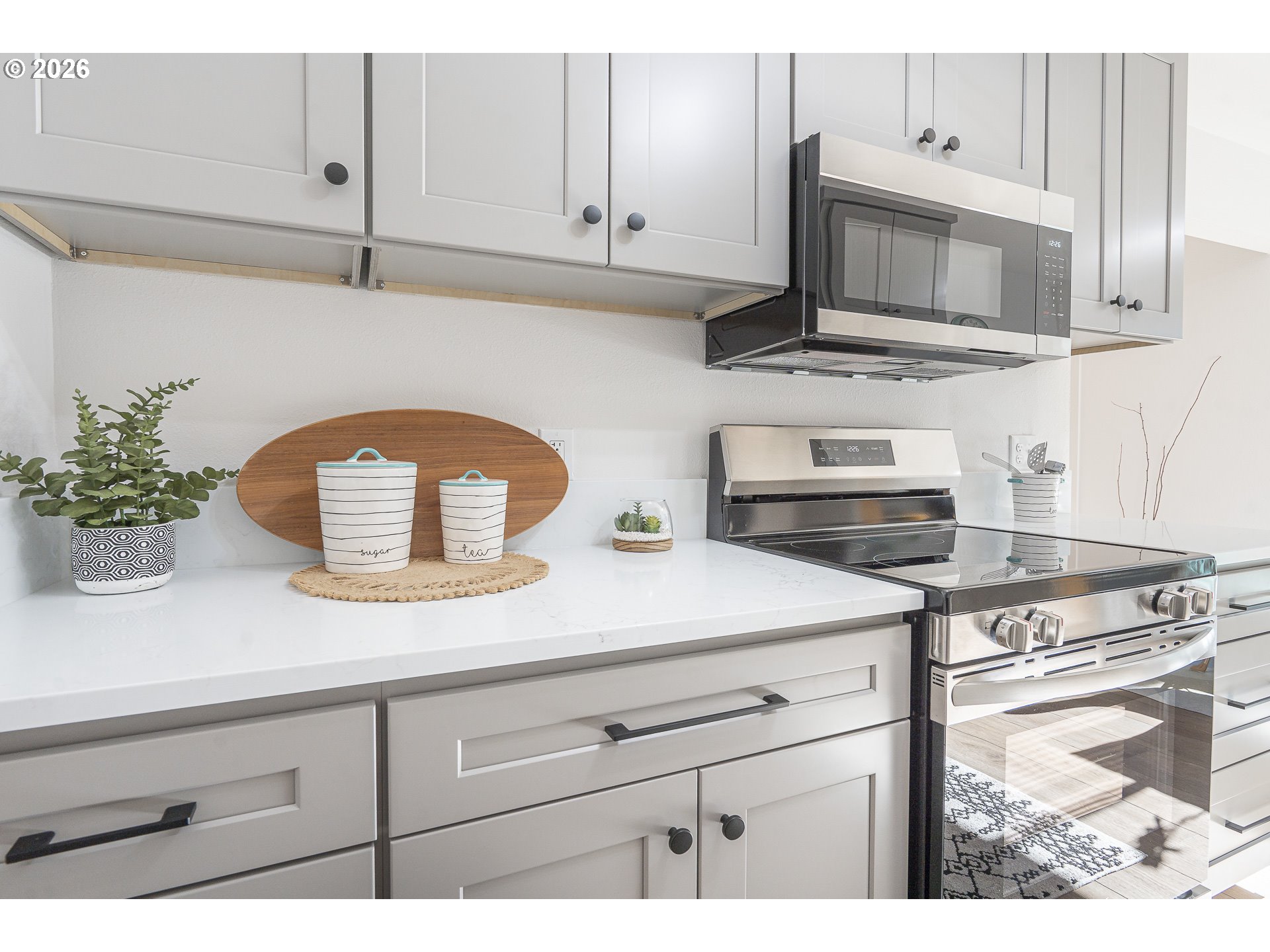 Photo #4: 158119291 Listing: Photo #4