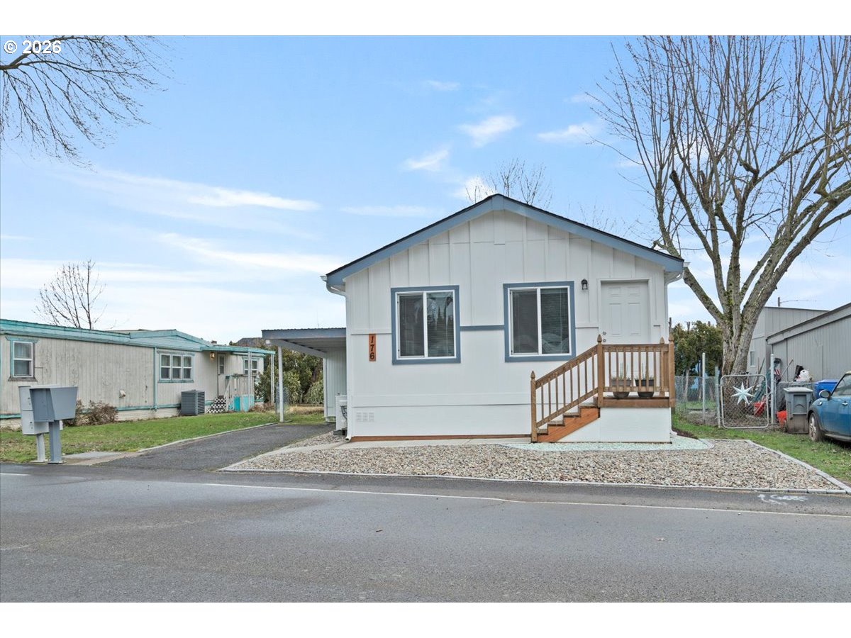 176 NE CLEARWATER AVE, Salem, OR, 97301