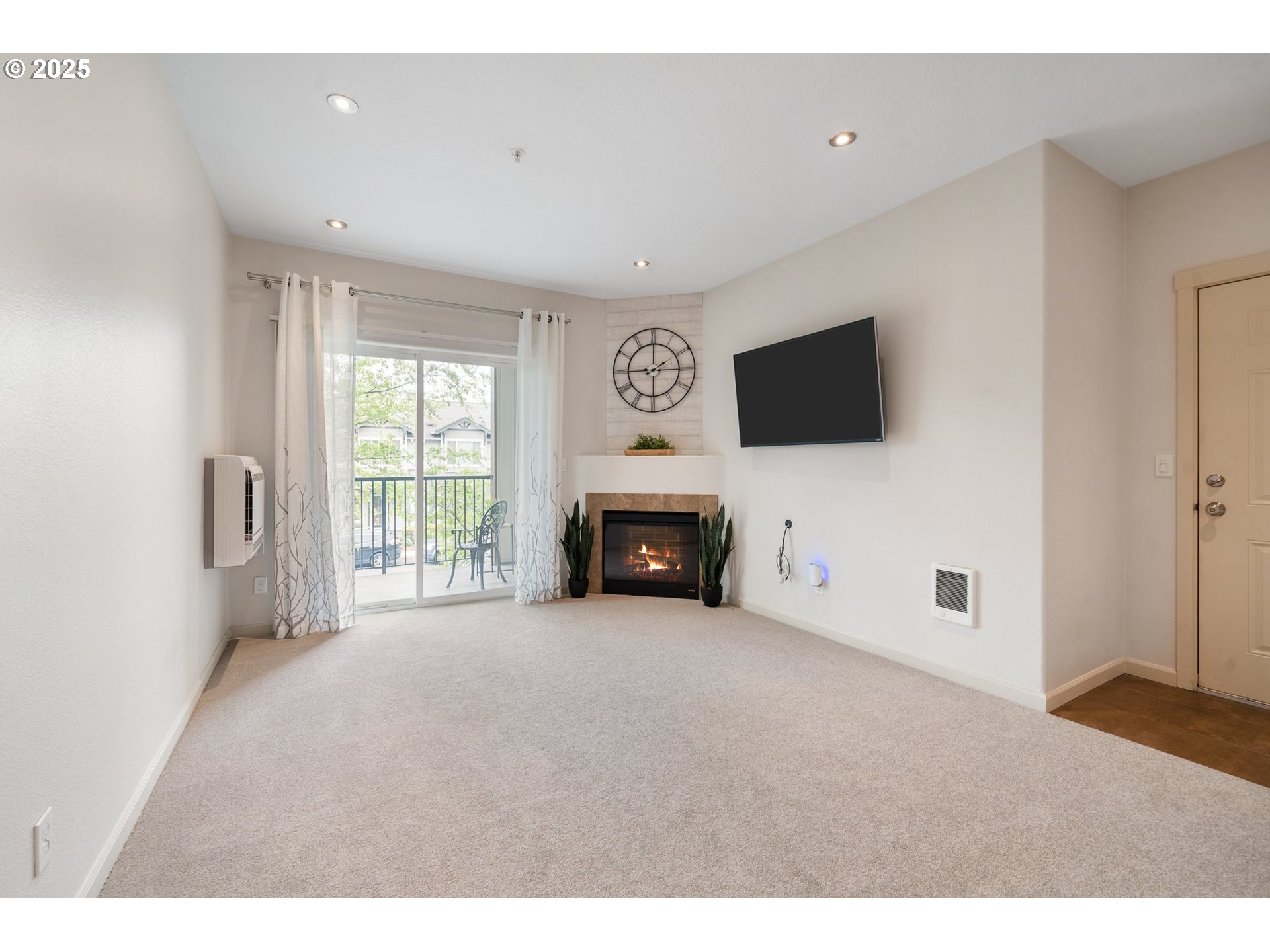 Photo #5: 160844457 Listing 