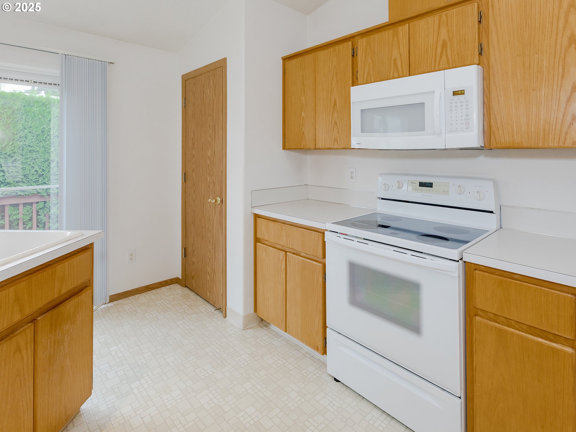 Photo #10: 161310387 Listing: Photo #10