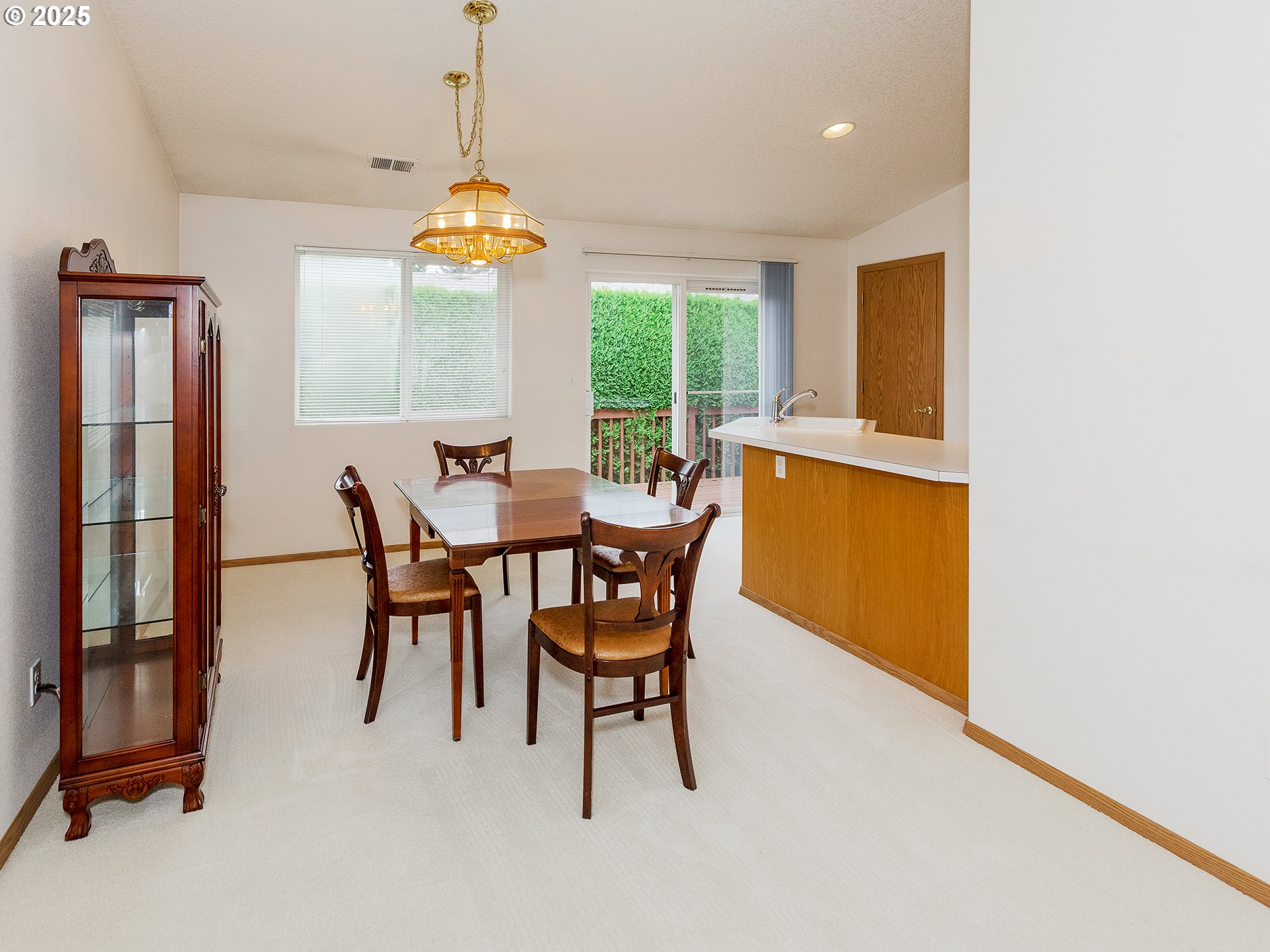 Photo #3: 161310387 Listing 