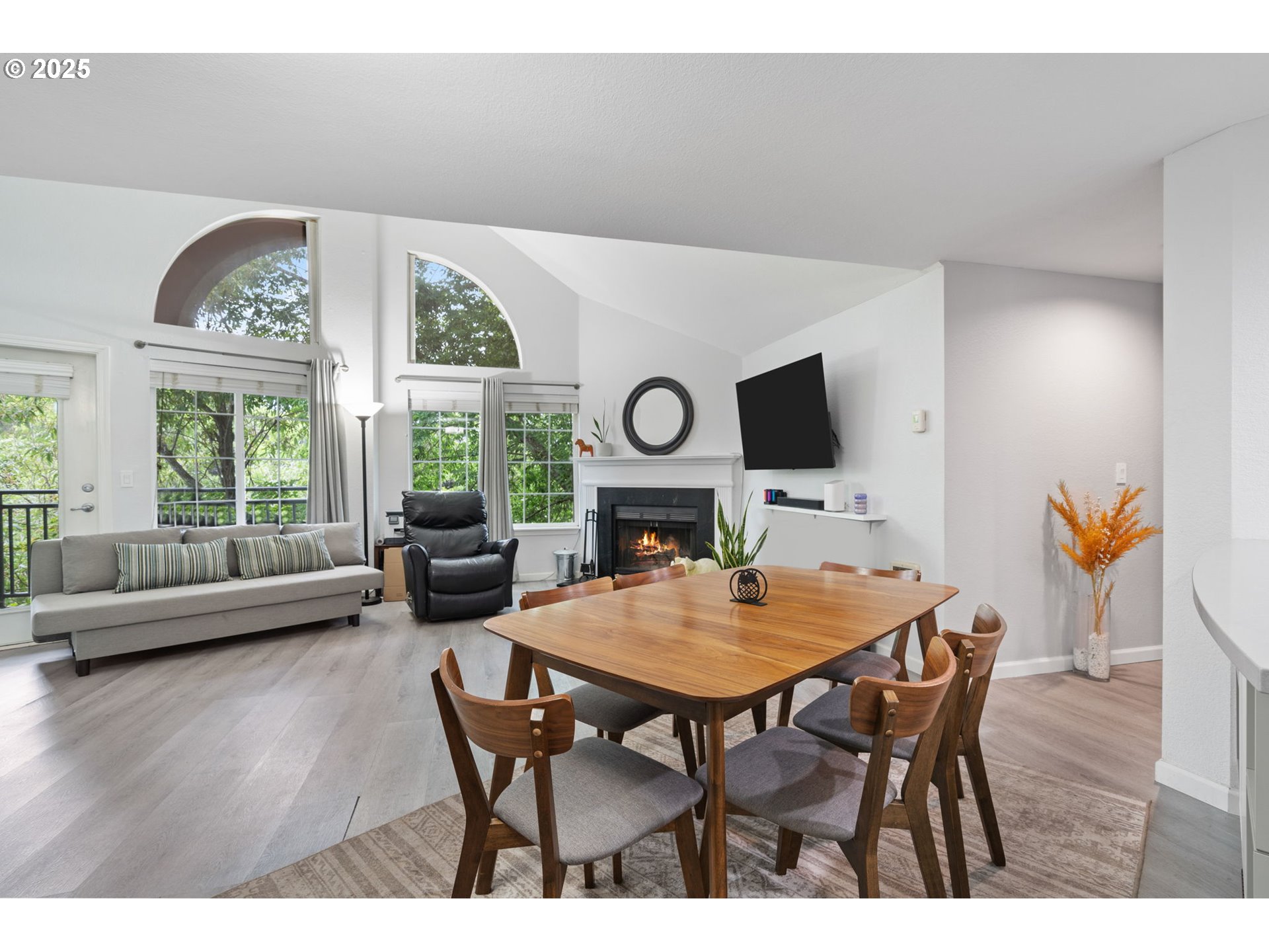 Photo #5: 161425137 Listing: Photo #5