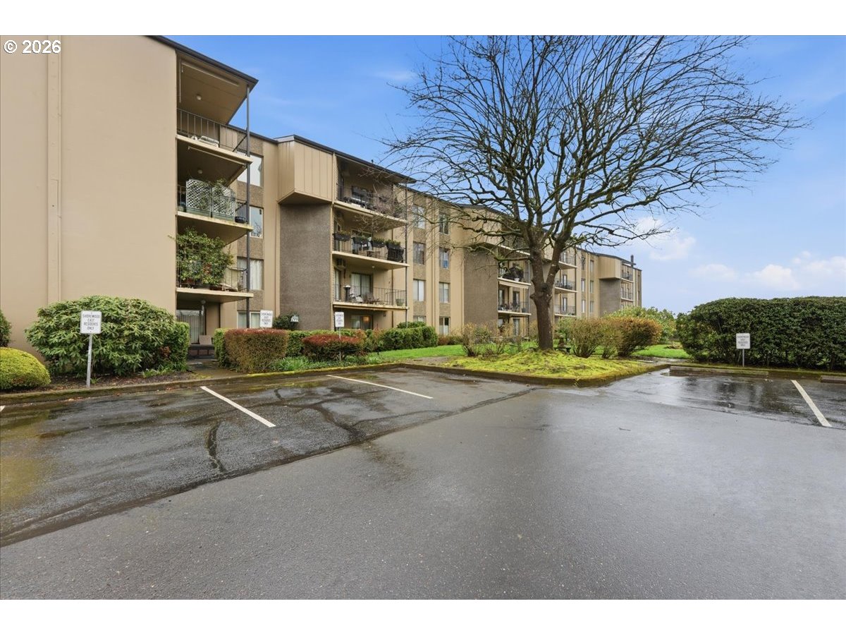 Photo #12: 162650936 Listing: Photo #12