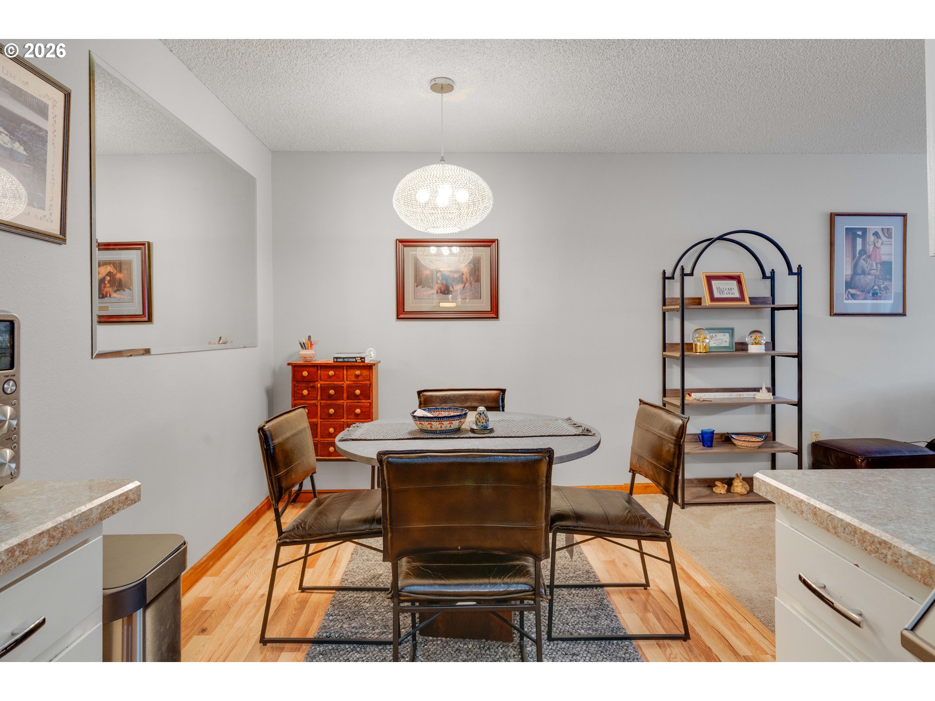 Photo #1: 163618337 Listing: Photo #1