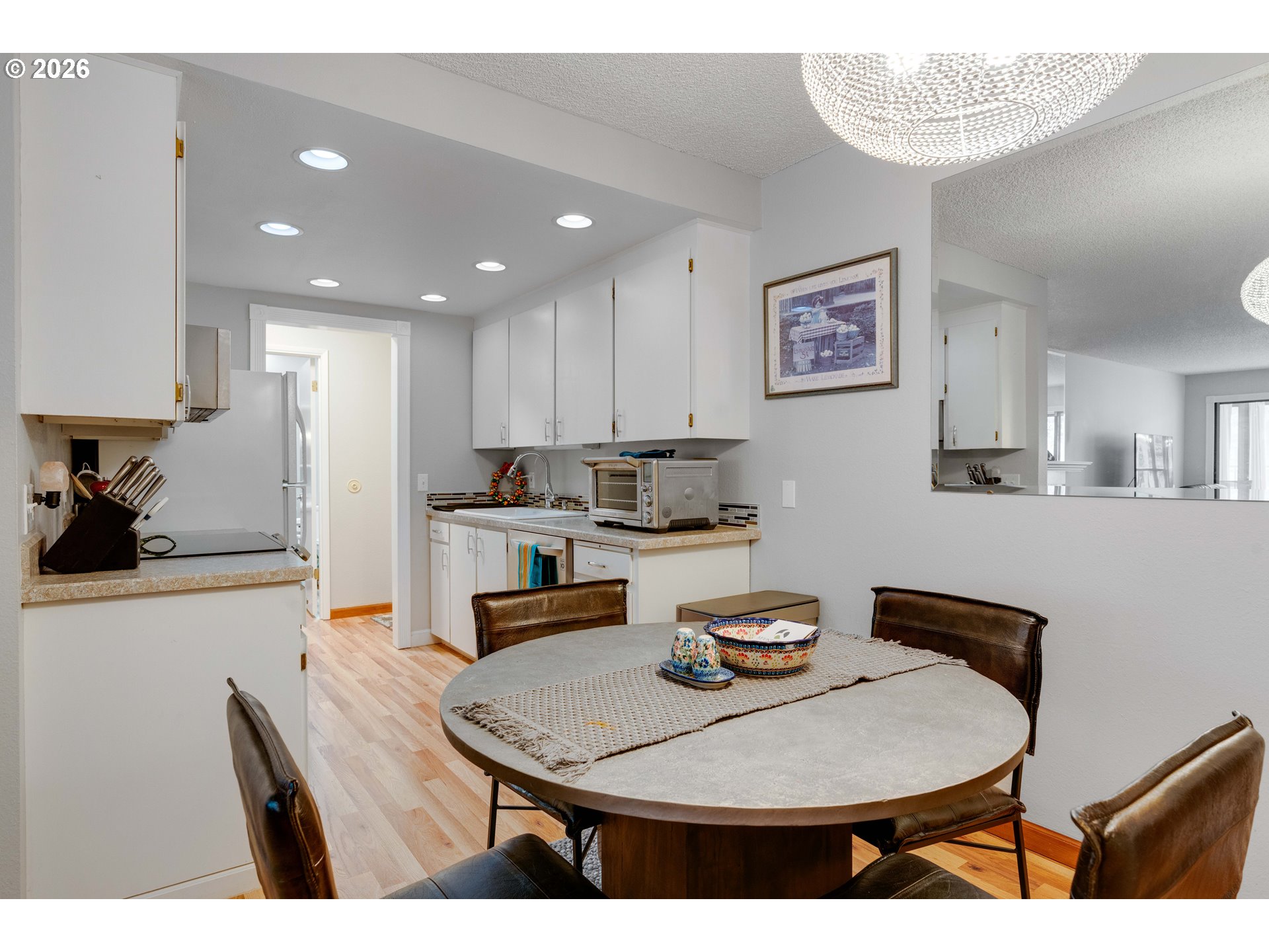 Photo #2: 163618337 Listing: Photo #2