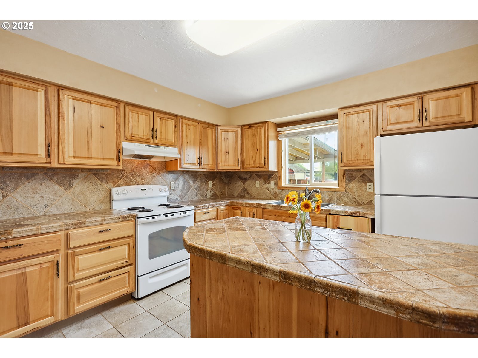 323 W BROADWAY ST, Goldendale, WA, 98620