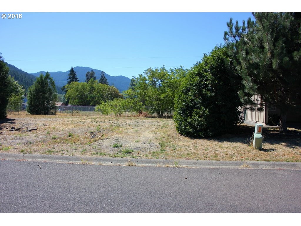 Christel, Oakridge, OR, 97463