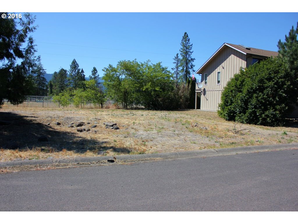 Christel, Oakridge, OR, 97463