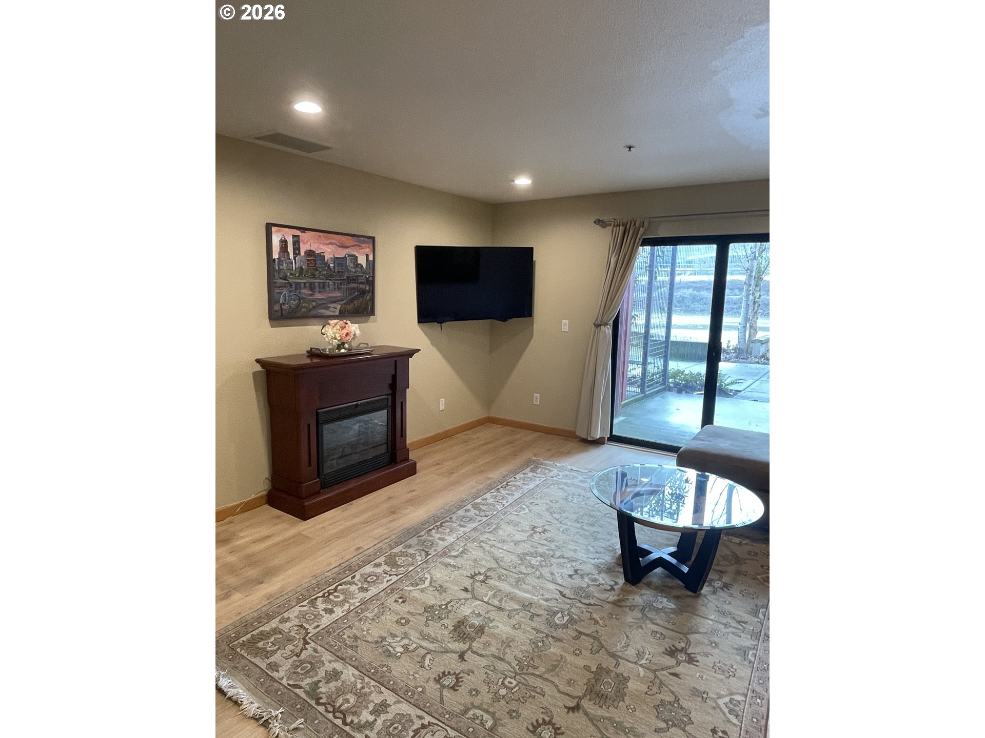 Photo #8: 164568136 Listing: Photo #8