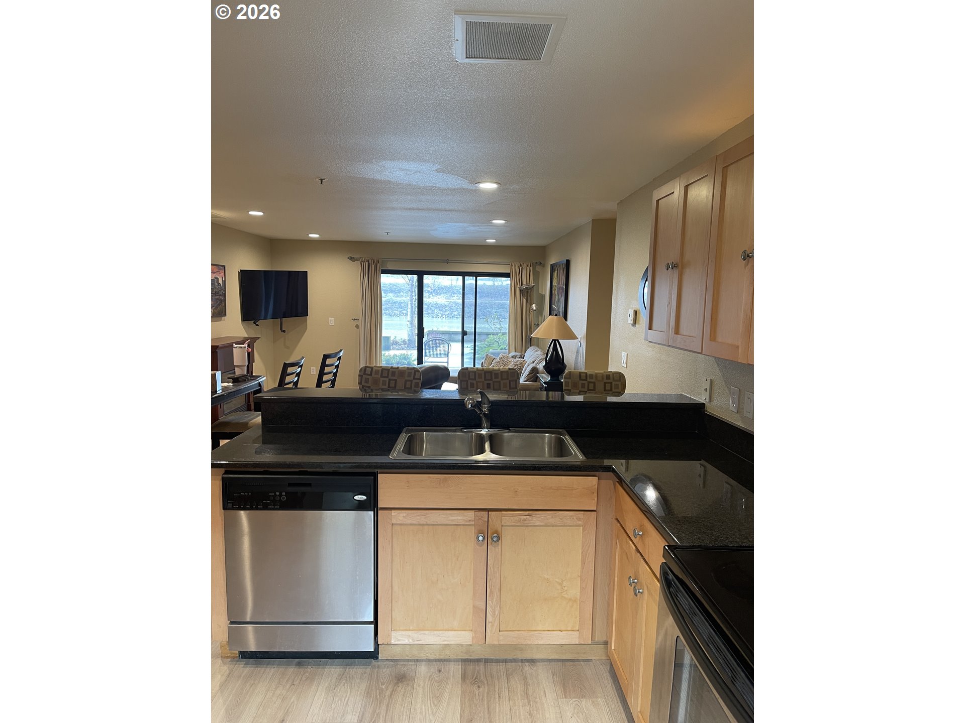 Photo #4: 164568136 Listing: Photo #4