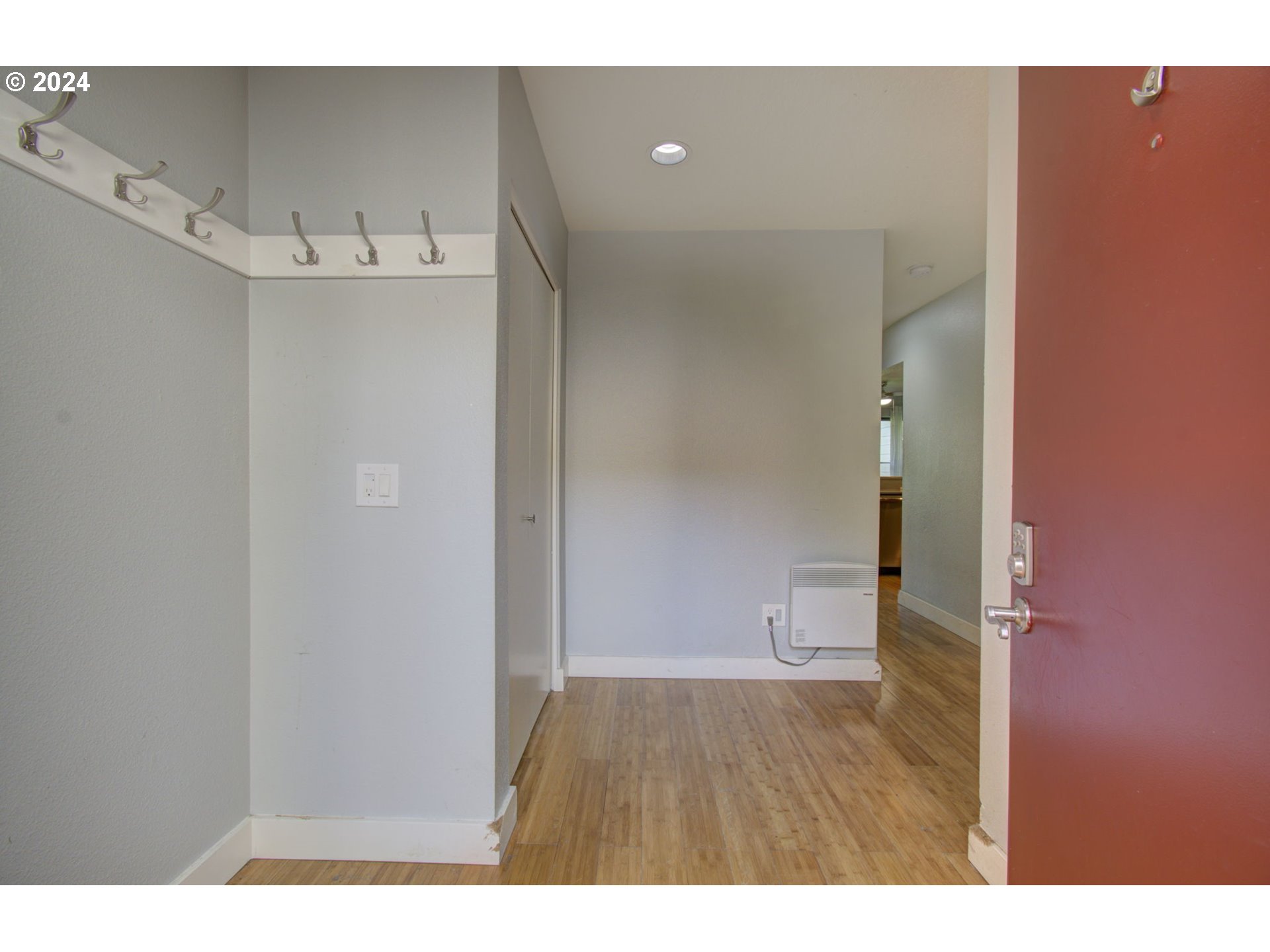 Photo #4: 164678307 Listing 
