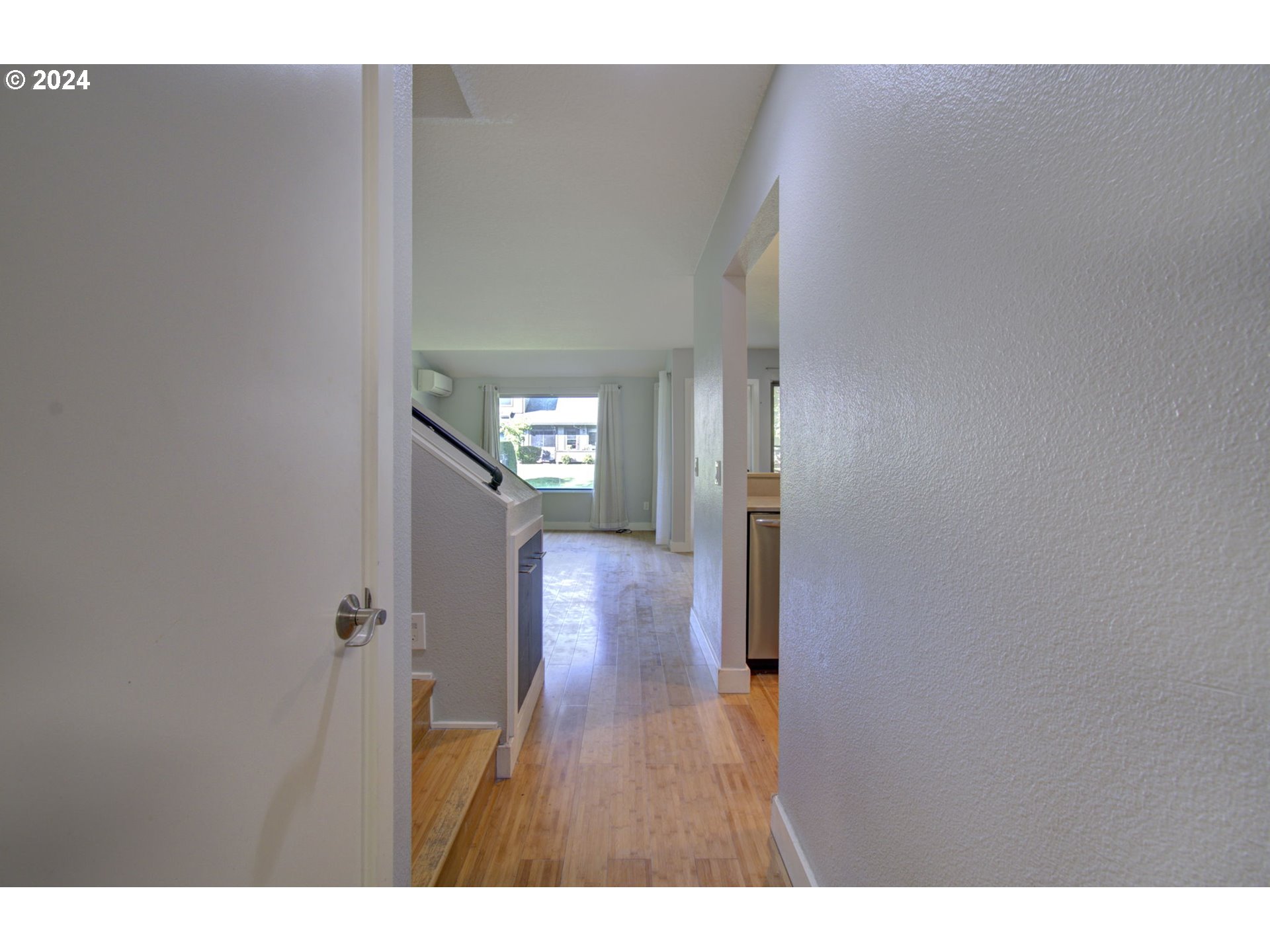 Photo #6: 164678307 Listing 