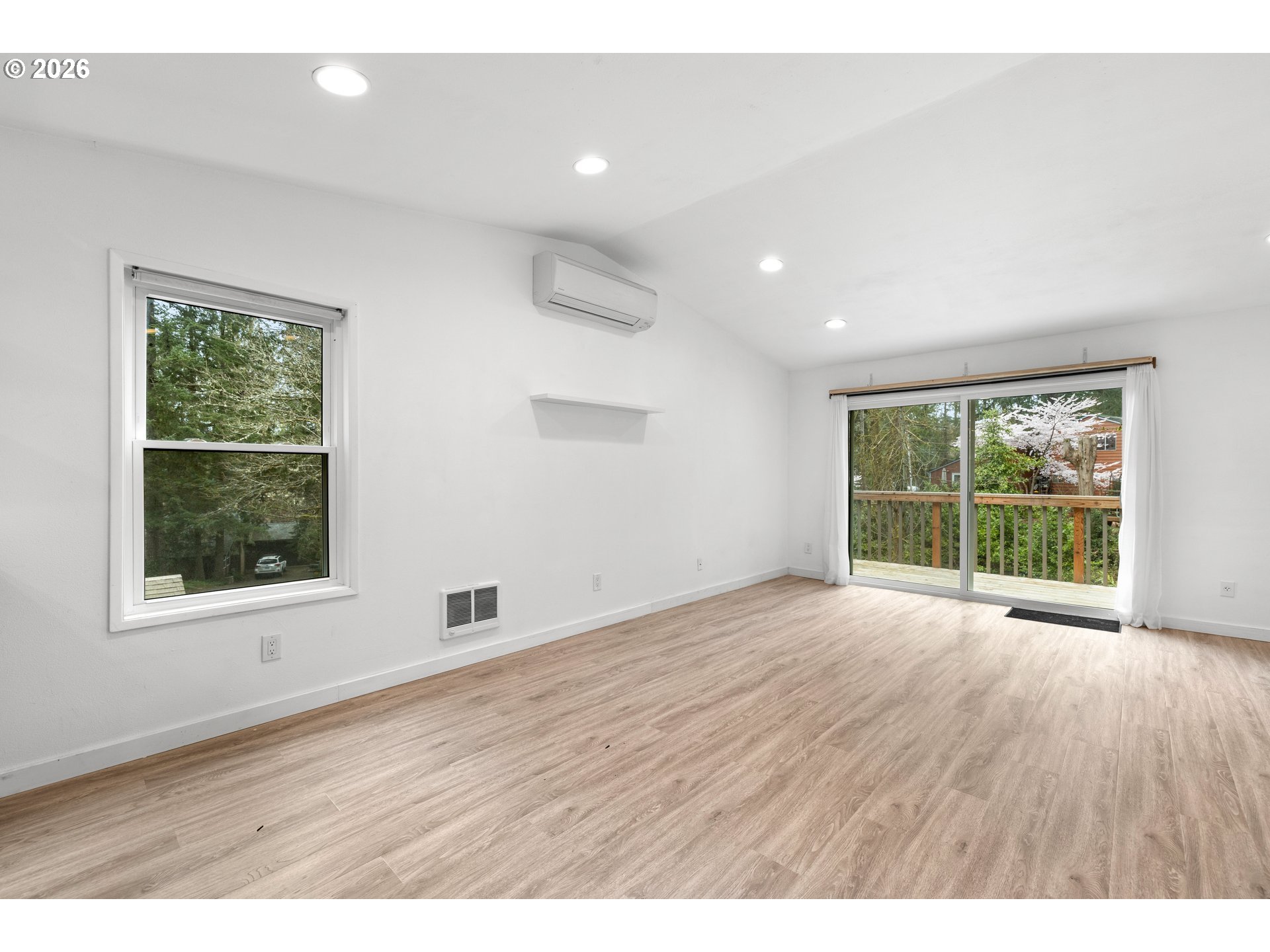 Photo #10: 165150533 Listing: Photo #10