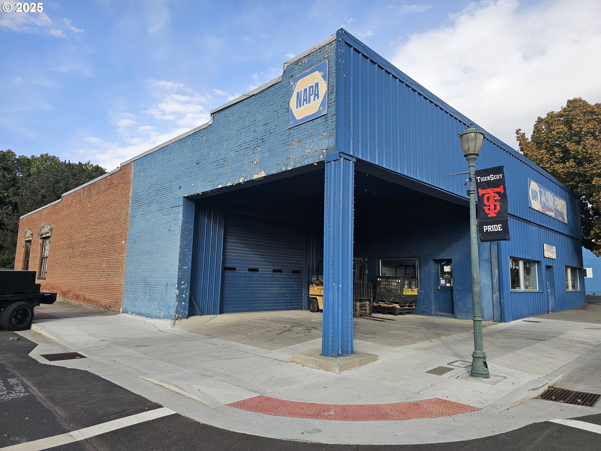 409 E MAIN ST, Athena, OR, 97813