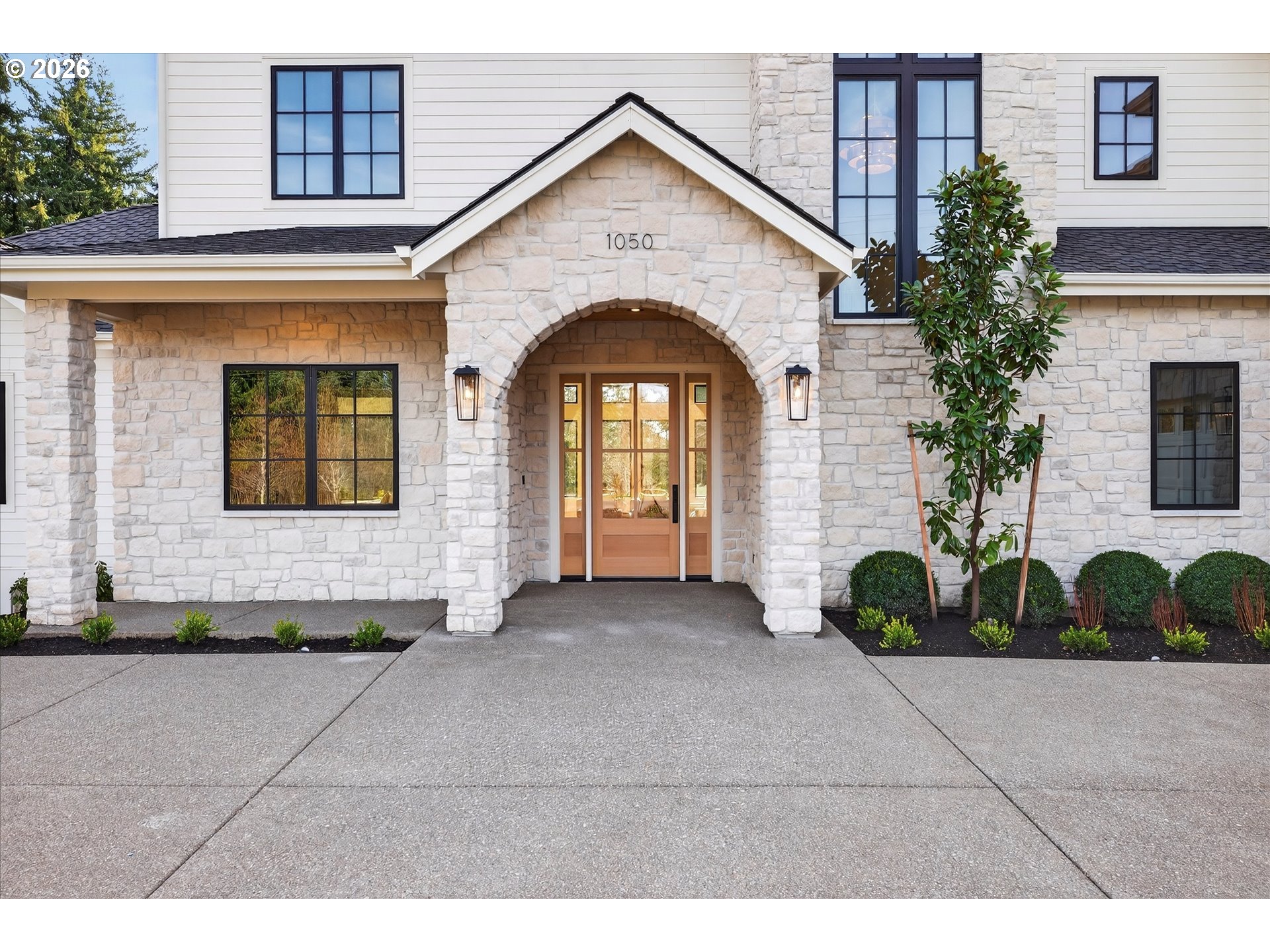 1050 ATWATER RD, Lake Oswego, OR, 97034