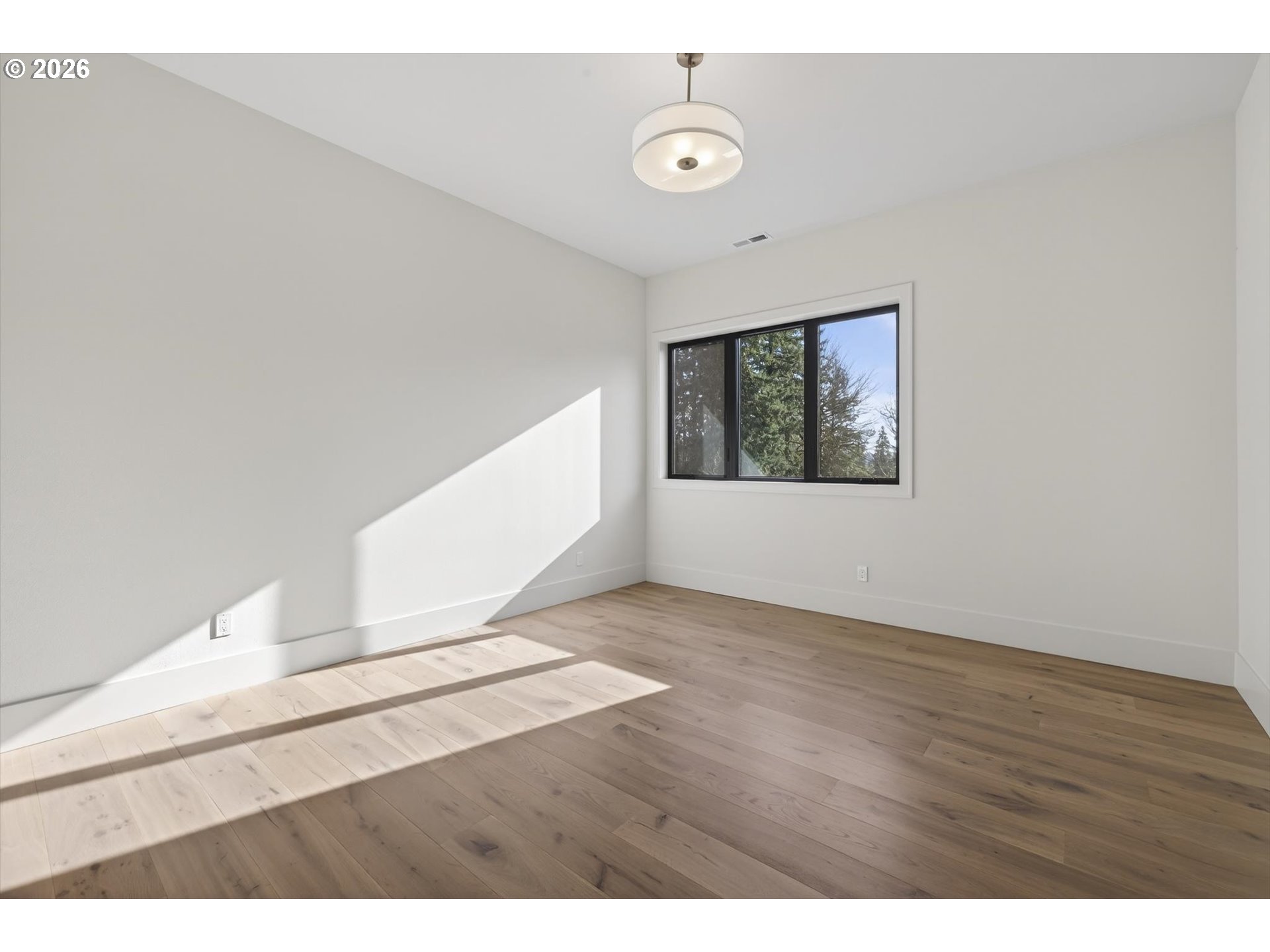 1050 ATWATER RD, Lake Oswego, OR, 97034