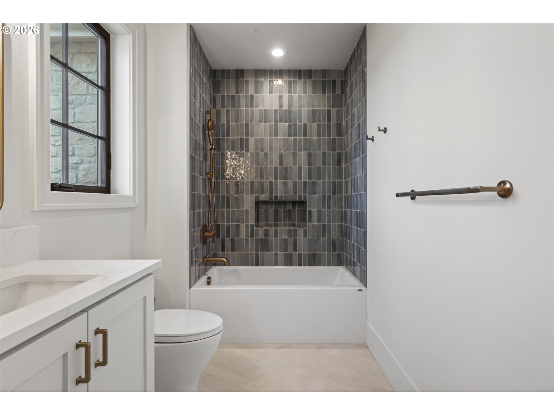 1050 ATWATER RD, Lake Oswego, OR, 97034