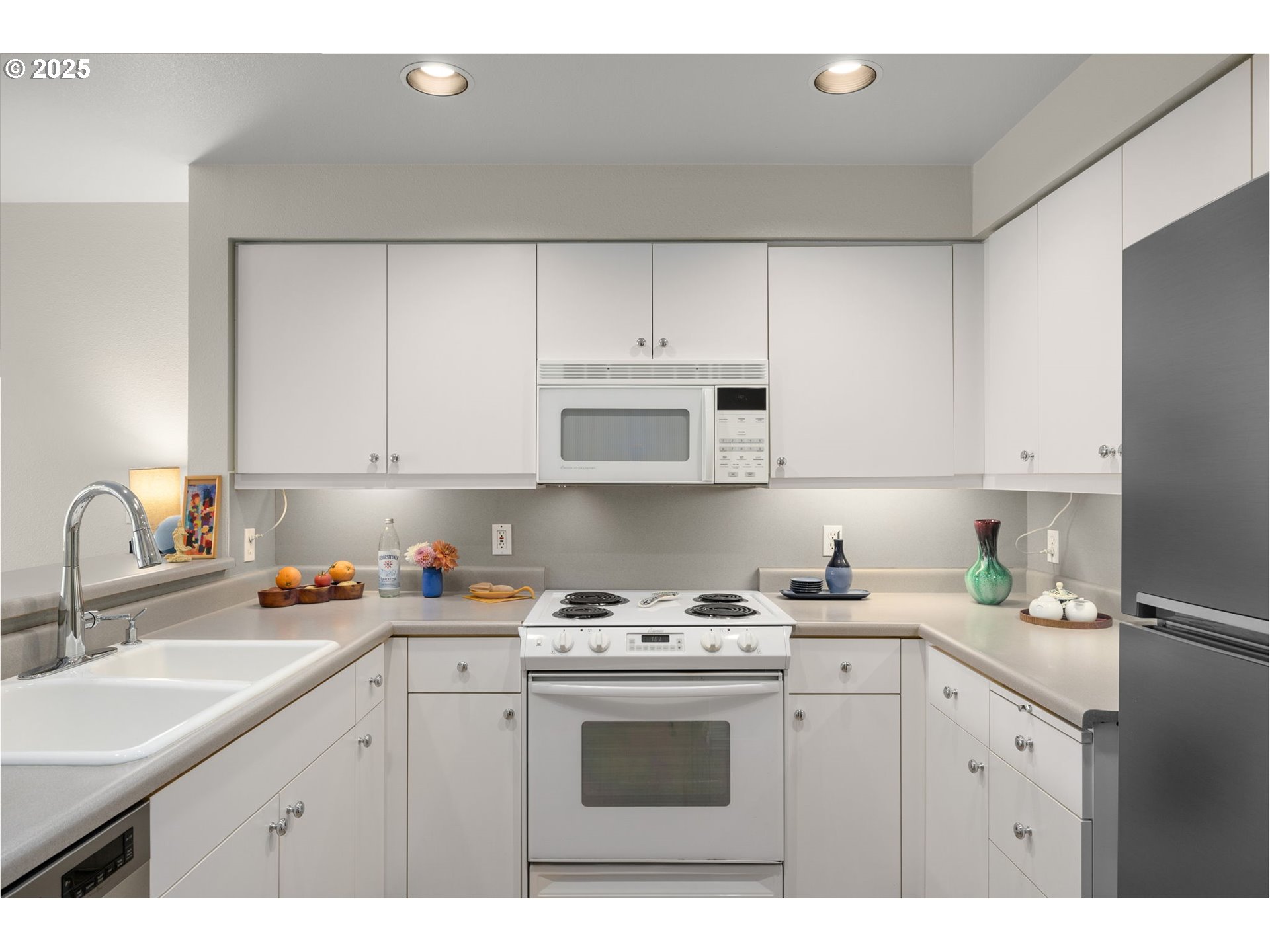 Browse active condo listings in IRVINGTON
