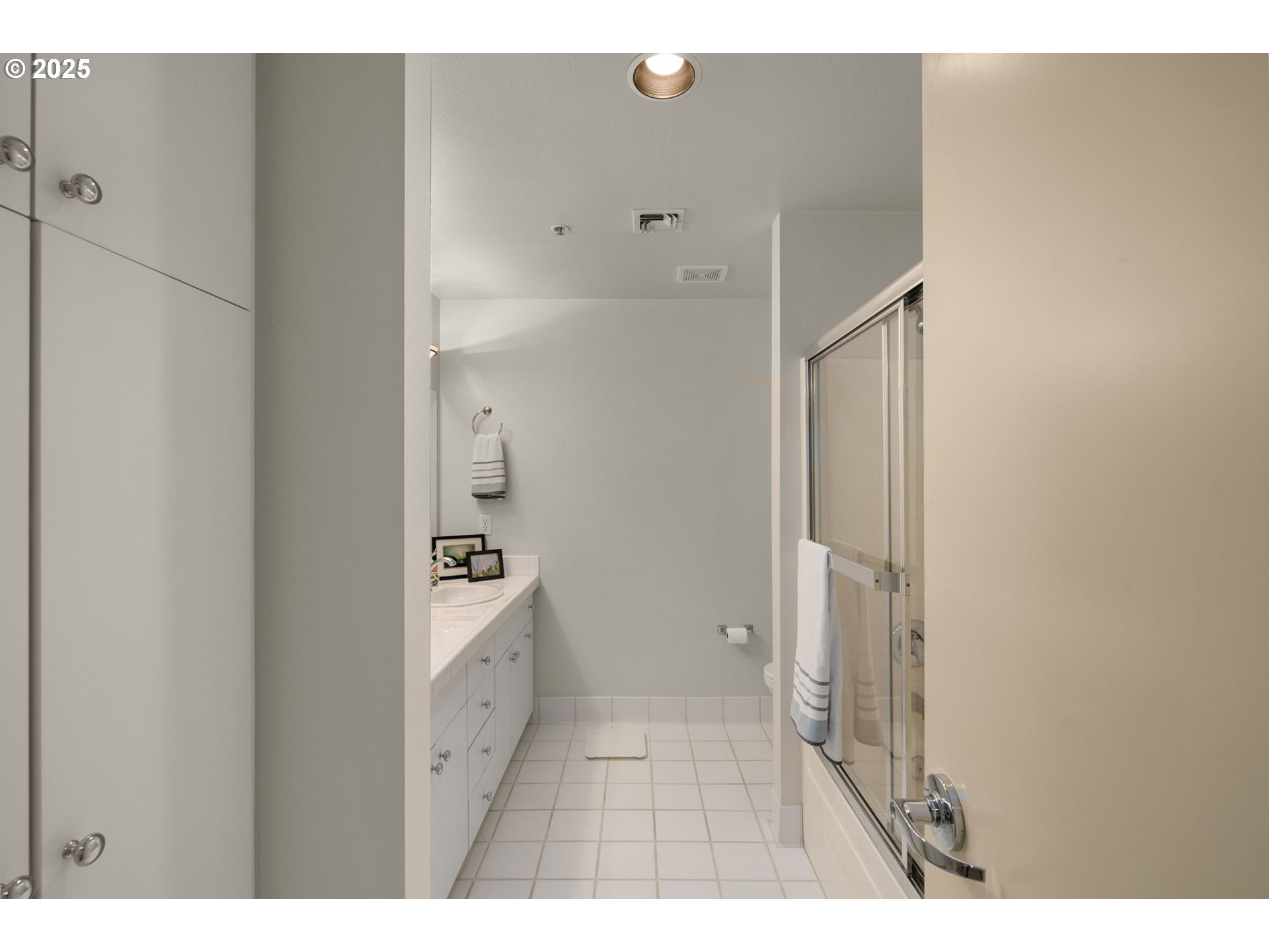 Photo #8: 165634711 Listing: Photo #8