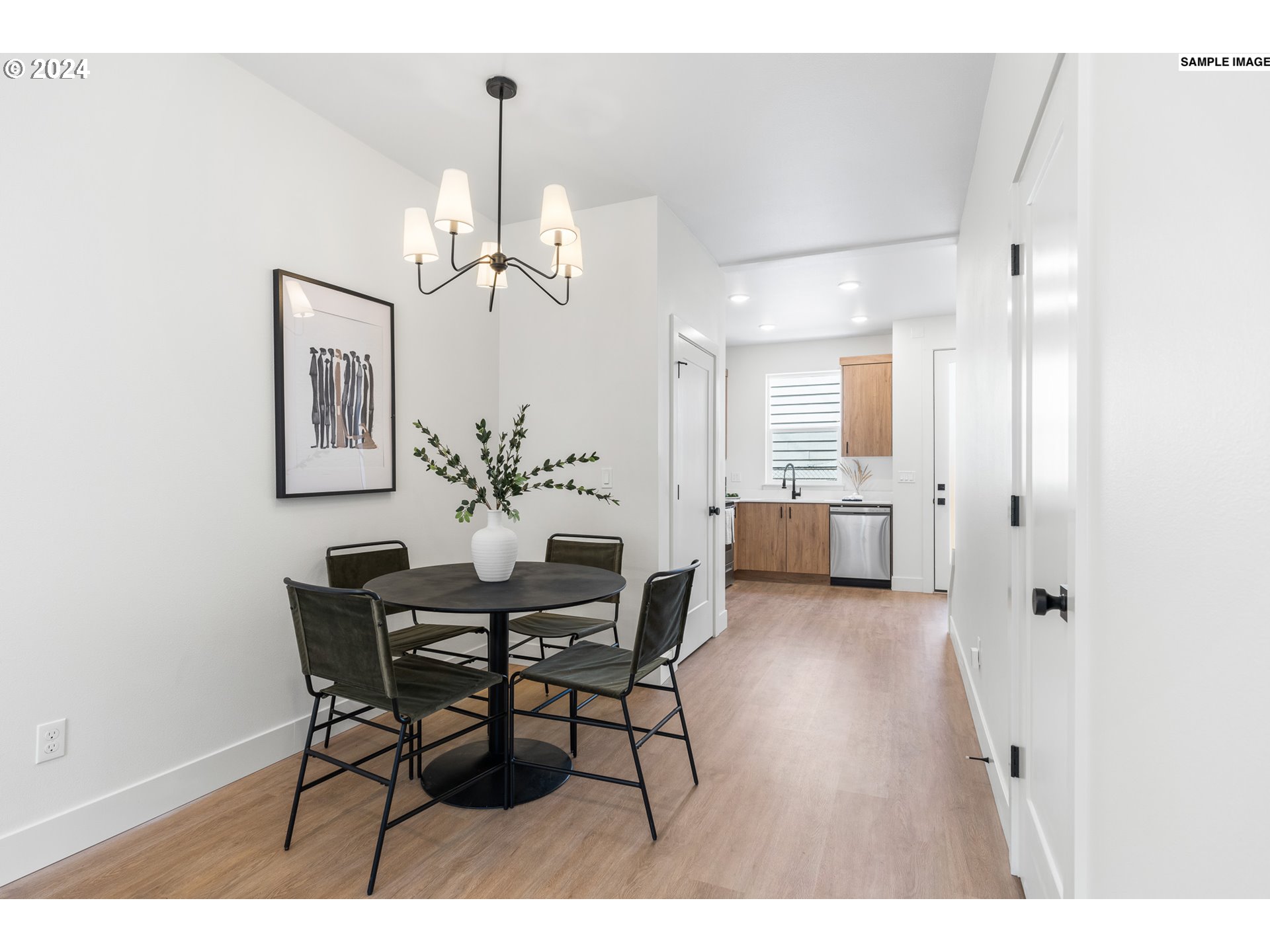 Photo #5: 166955759 Listing: Photo #5