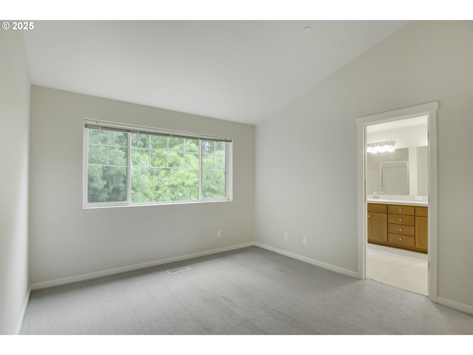 Photo #10: 167237455 Listing: Photo #10