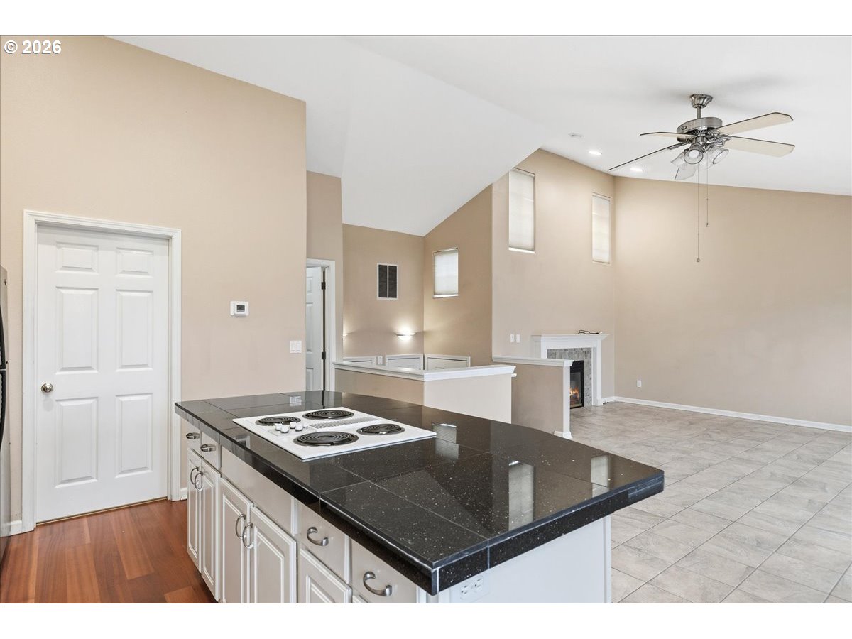 Photo #12: 167447135 Listing: Photo #12