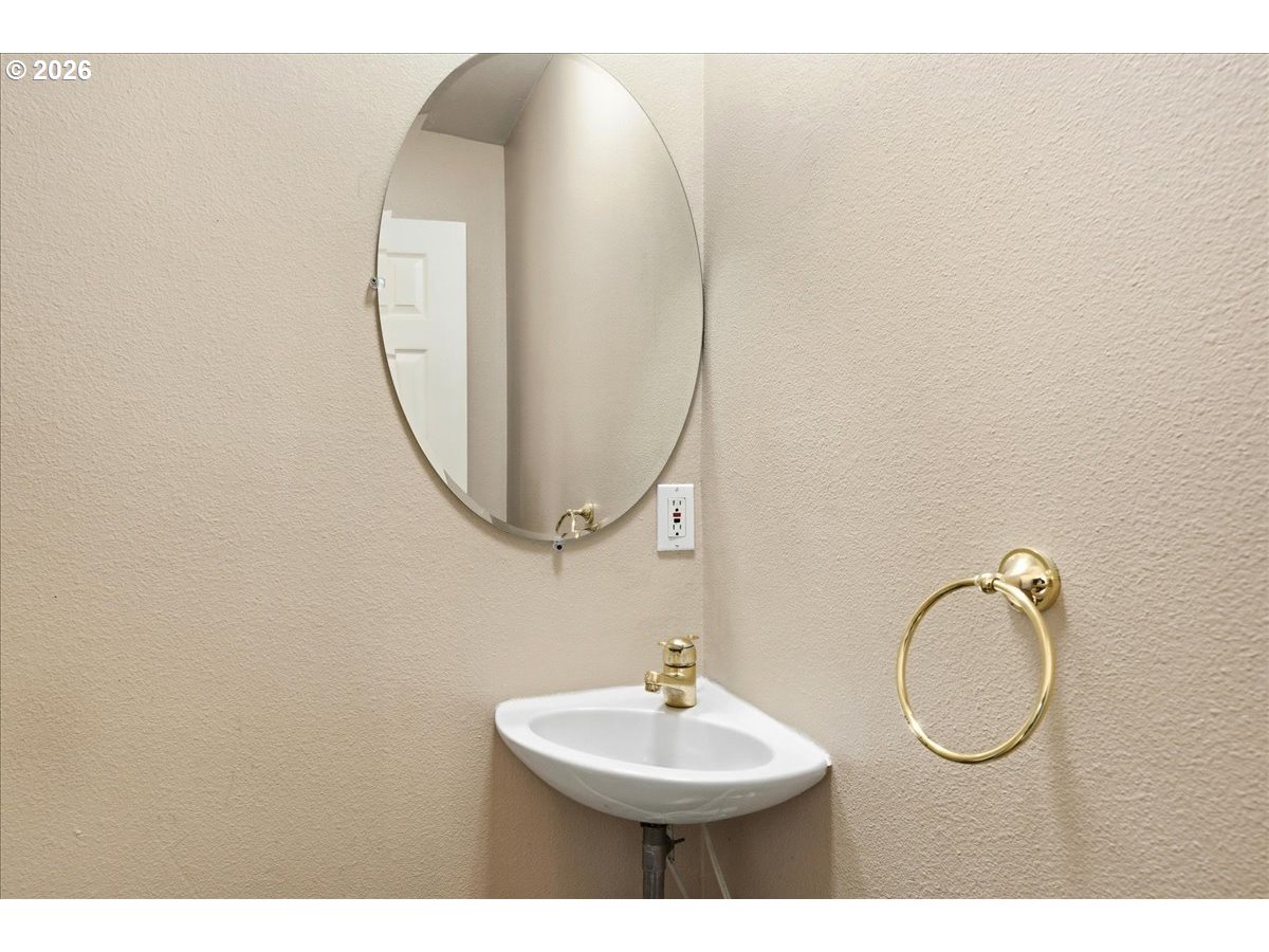 Photo #14: 167447135 Listing: Photo #14