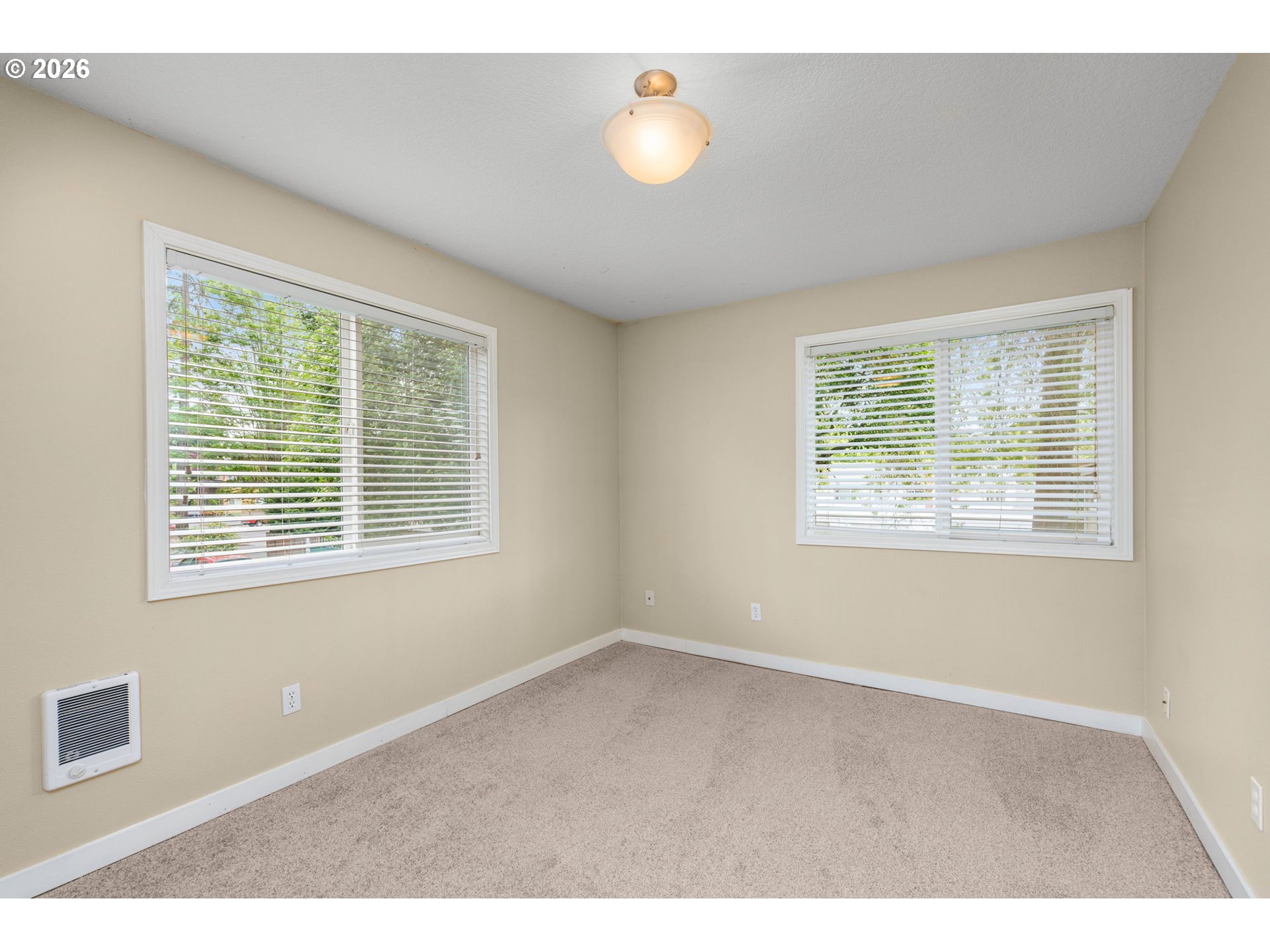 Photo #4: 168826831 Listing: Photo #4