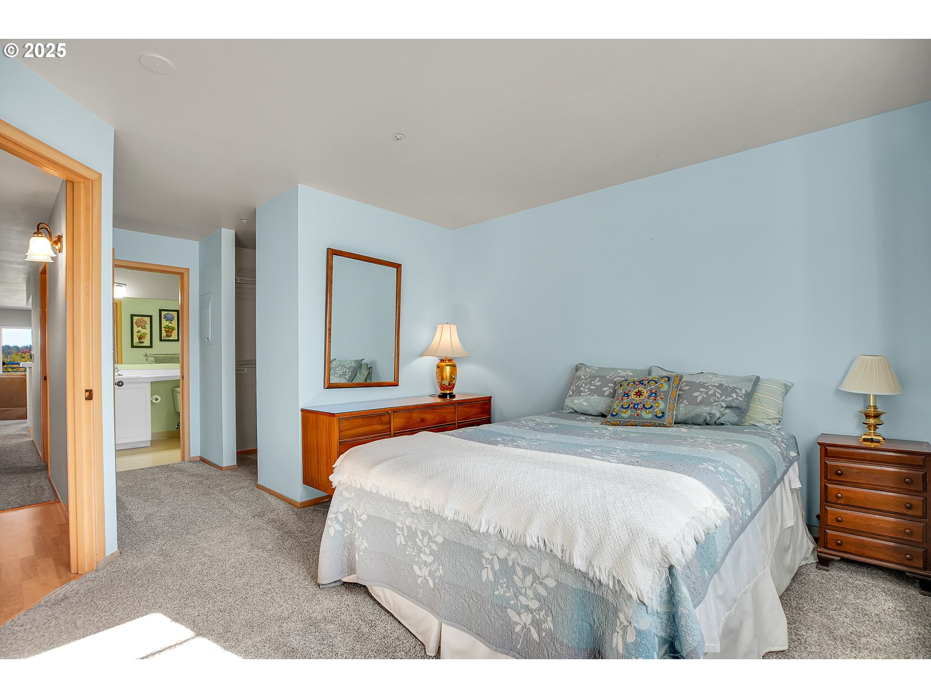 Photo #5: 169325279 Listing 