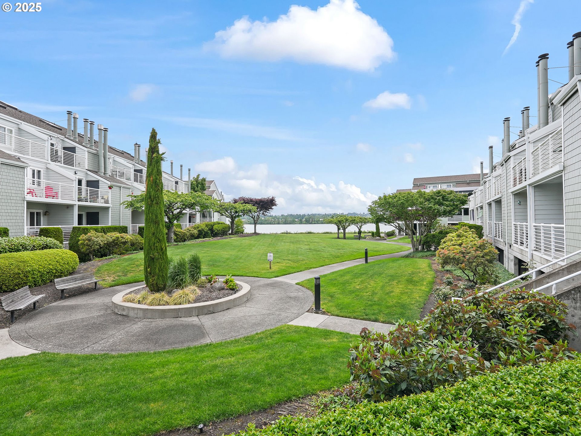 Photo #2: 169613664 Listing 