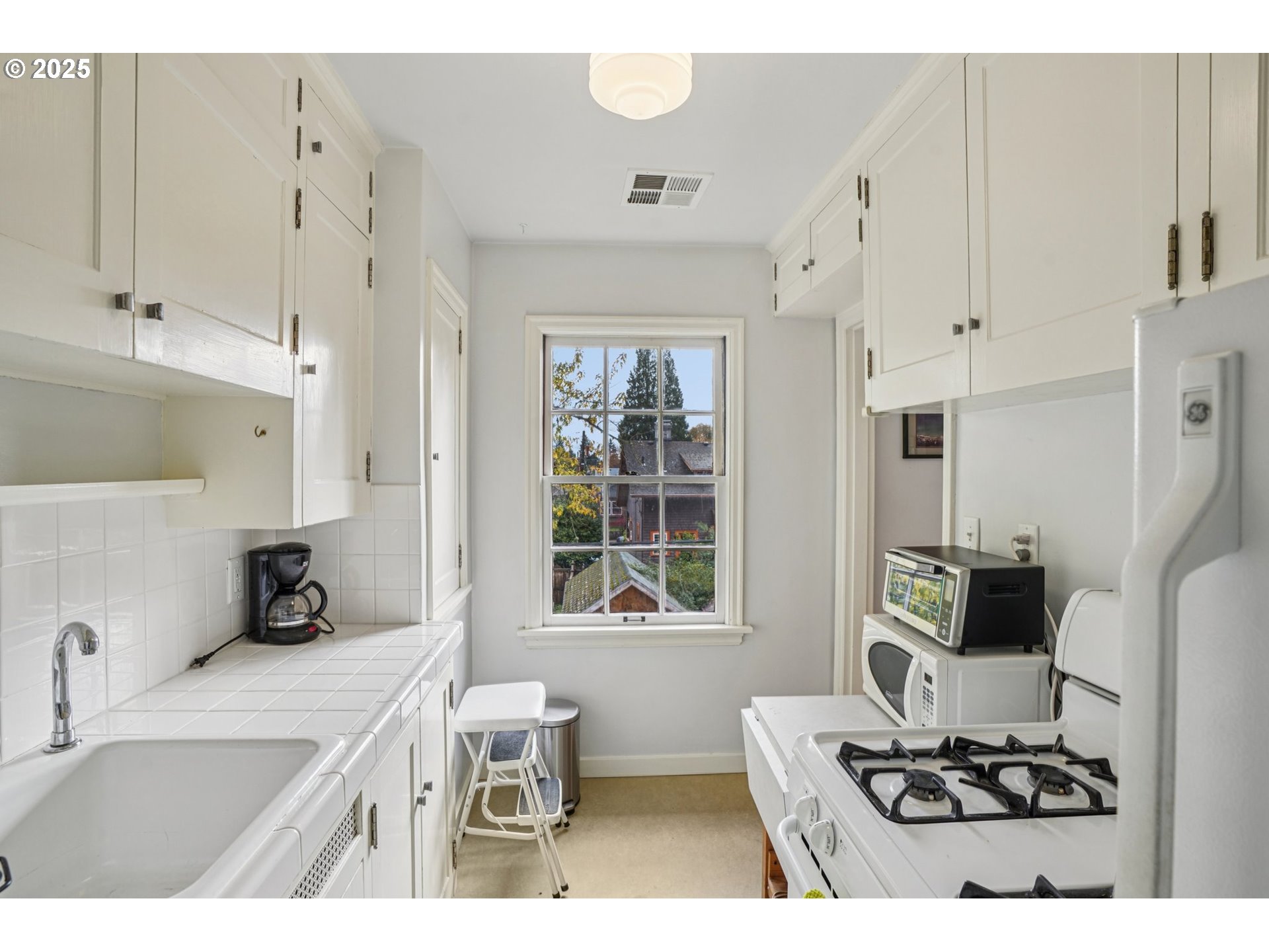 Photo #9: 169743487 Listing: Photo #9